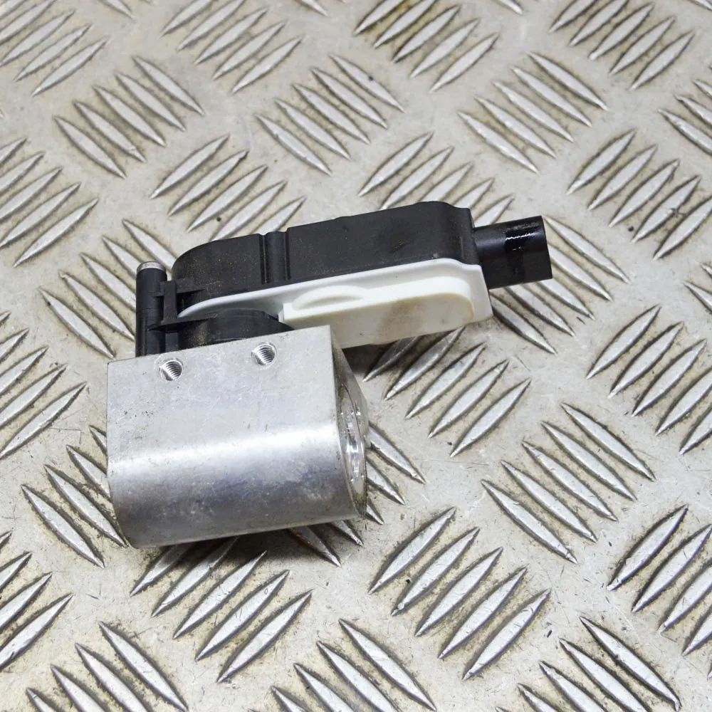 Hyundai Ioniq Air-conditioning expansion valve Air-conditioning expansion valve — HYUNDAI IONI...