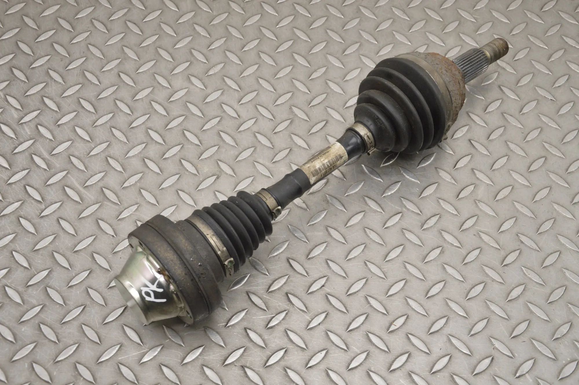 Volkswagen Touareg Front Left Driveshaft Front Left Driveshaft — VW TOUAREG (7LA, 7L6, 7...