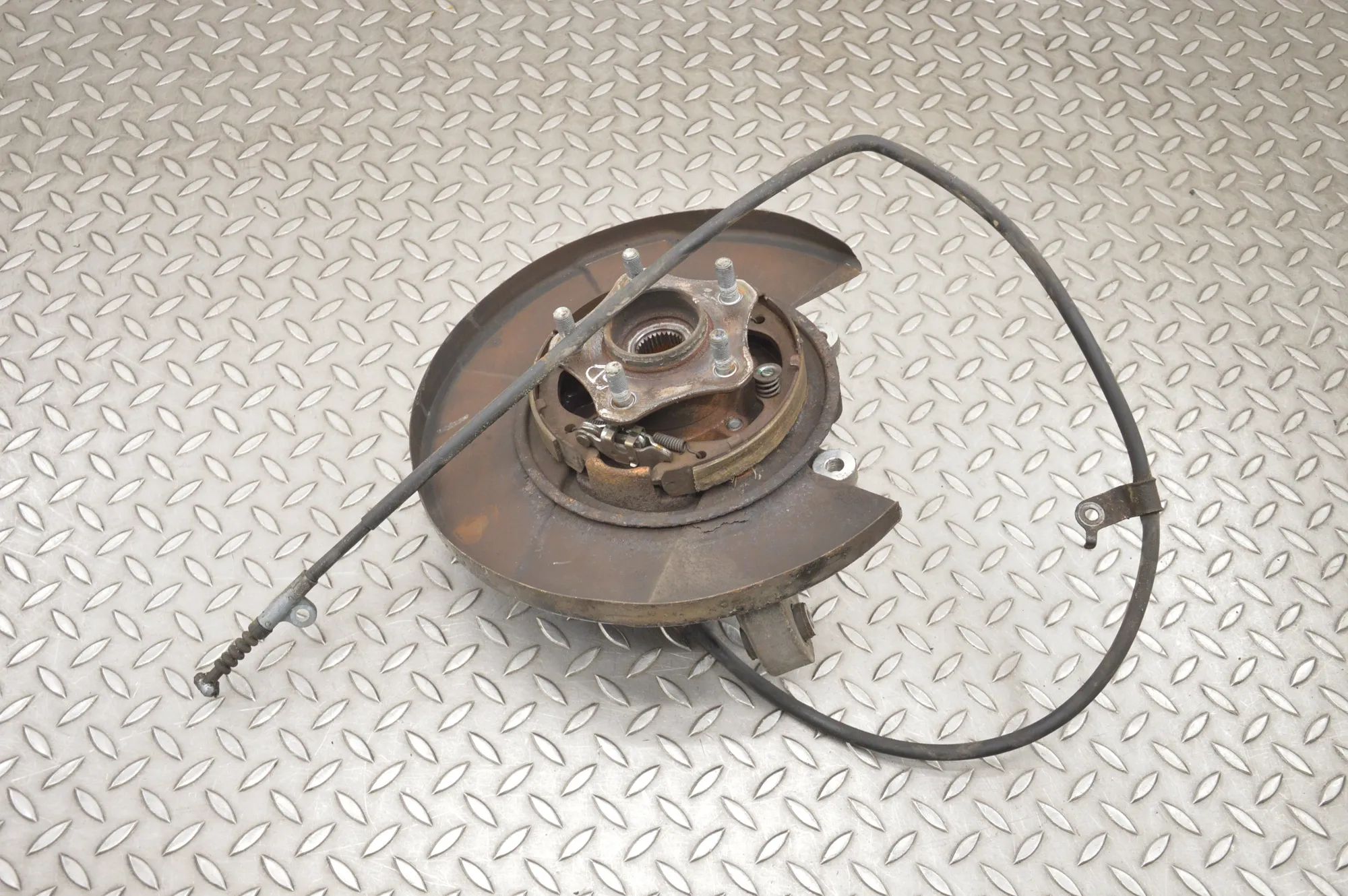 Infiniti FX / QX70 (S51) Rear Right Wheel Hub Rear Right Wheel Hub — INFINITI FX (2008-...)

...