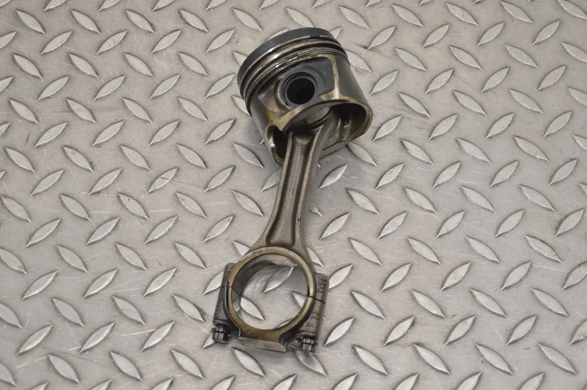 Audi A4 (B7) Piston Piston — AUDI A4 (8EC, B7) (2004-2008) — 038J

...
