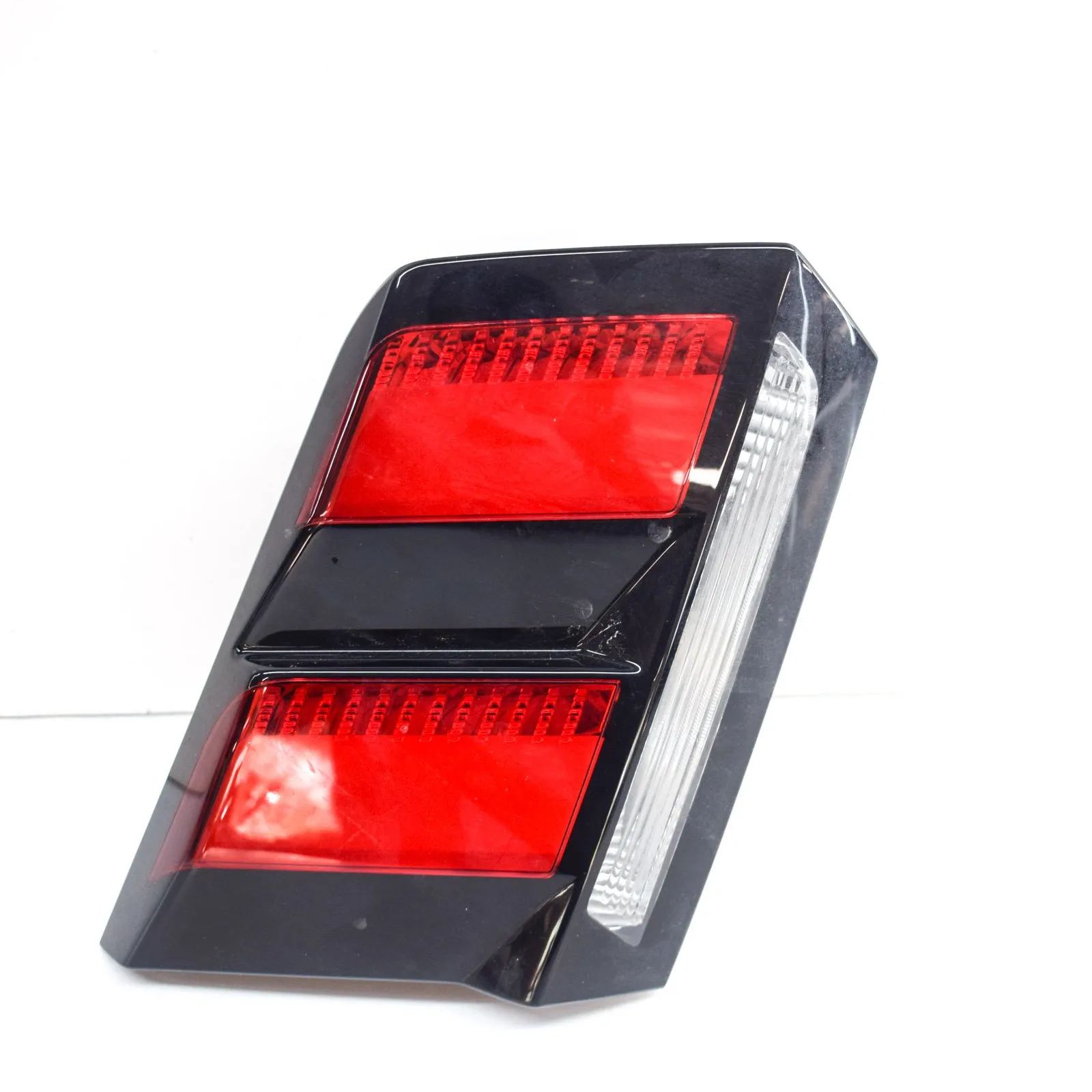 Peugeot 3008 Left Side Tailgate Tail Light Left Side Tailgate Tail Light — PEUGEOT 3008 (I...