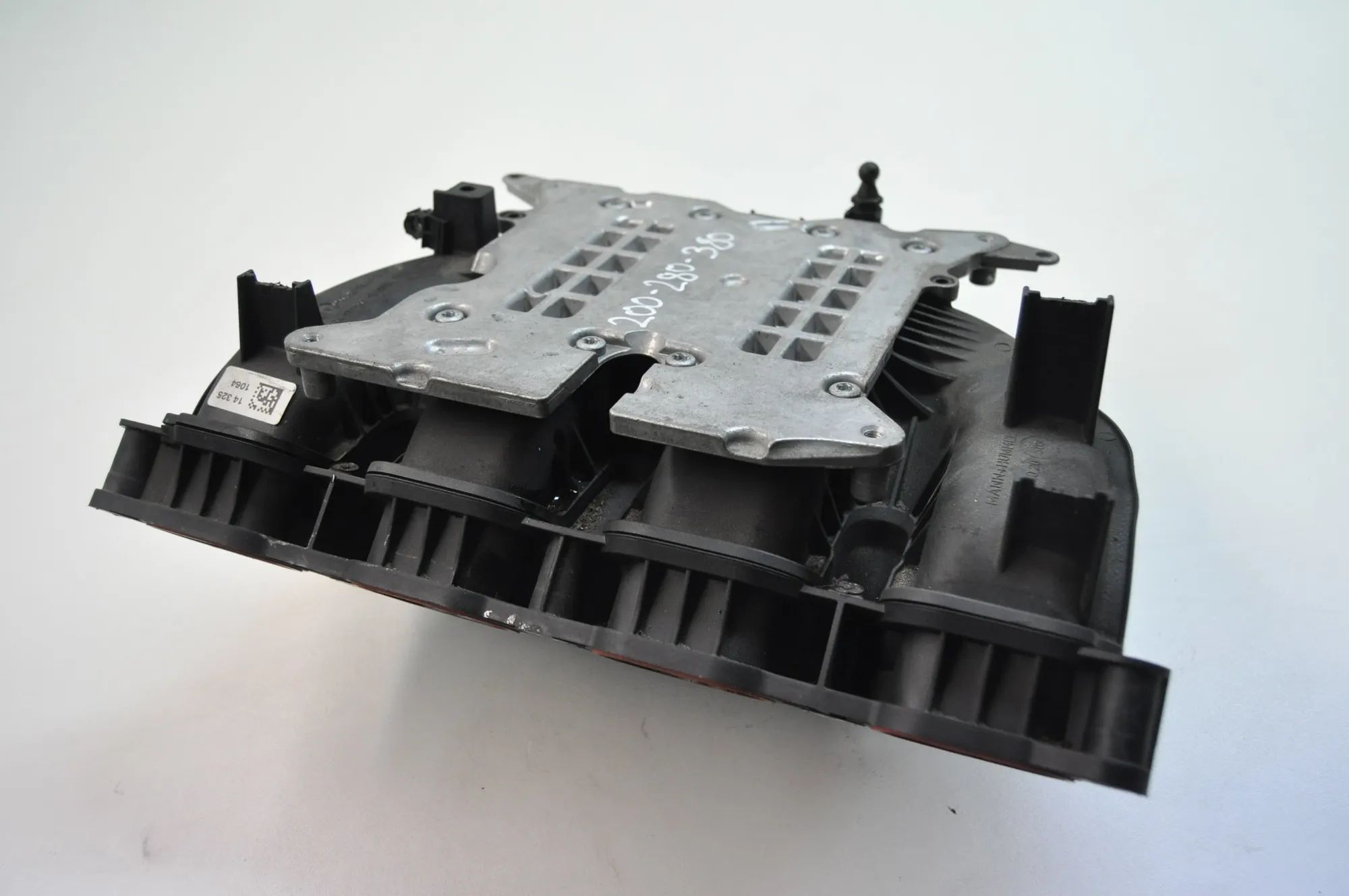 BMW 3 (F30 / F31) intake manifold Intake Manifold — BMW 3 SERIES (F30, F31, F34, ...