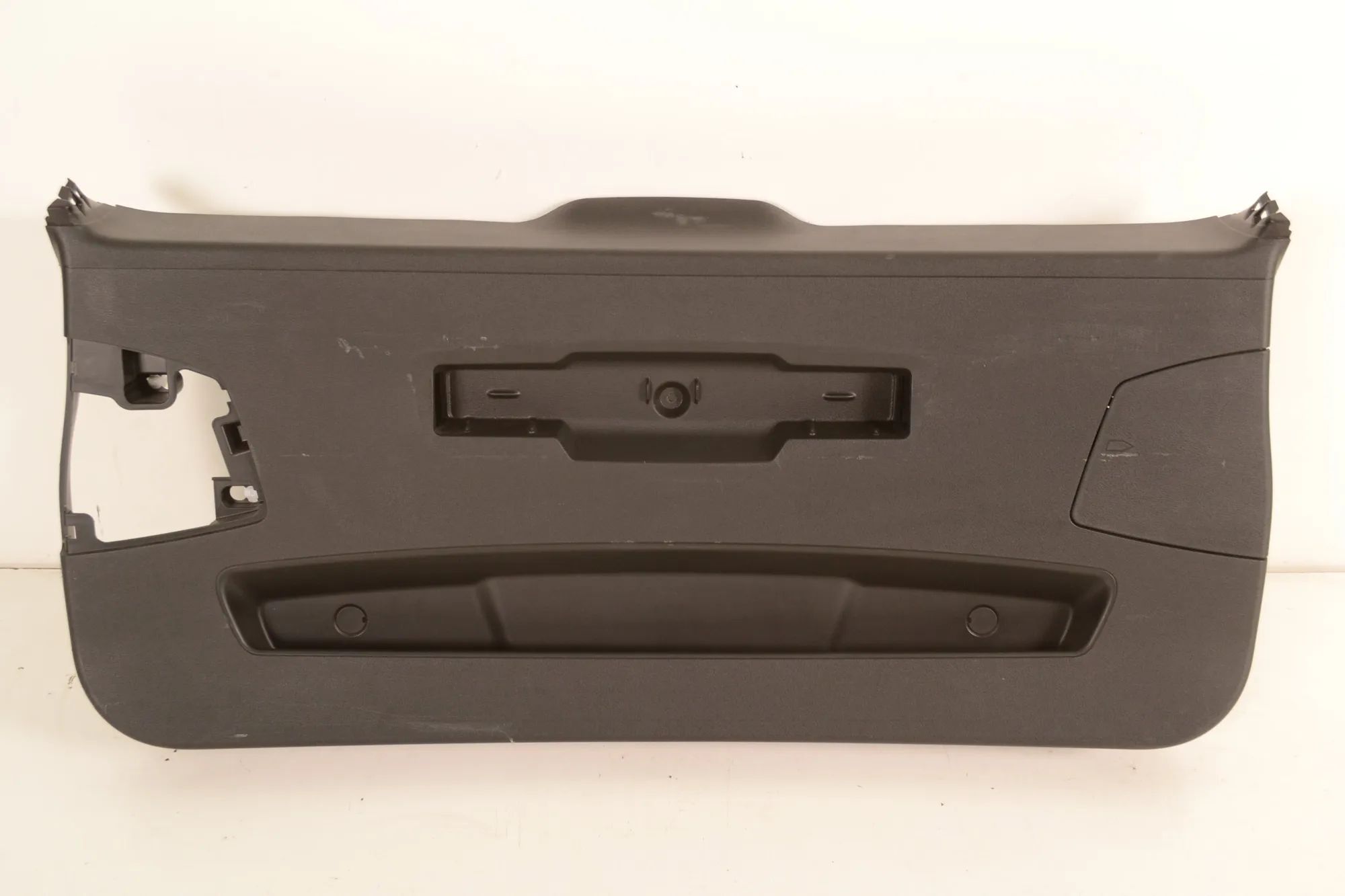 BMW X1 (F48) Tailgate Bootlid Cover Trim Tailgate Bootlid Cover Trim — BMW X1 (F48) (201...