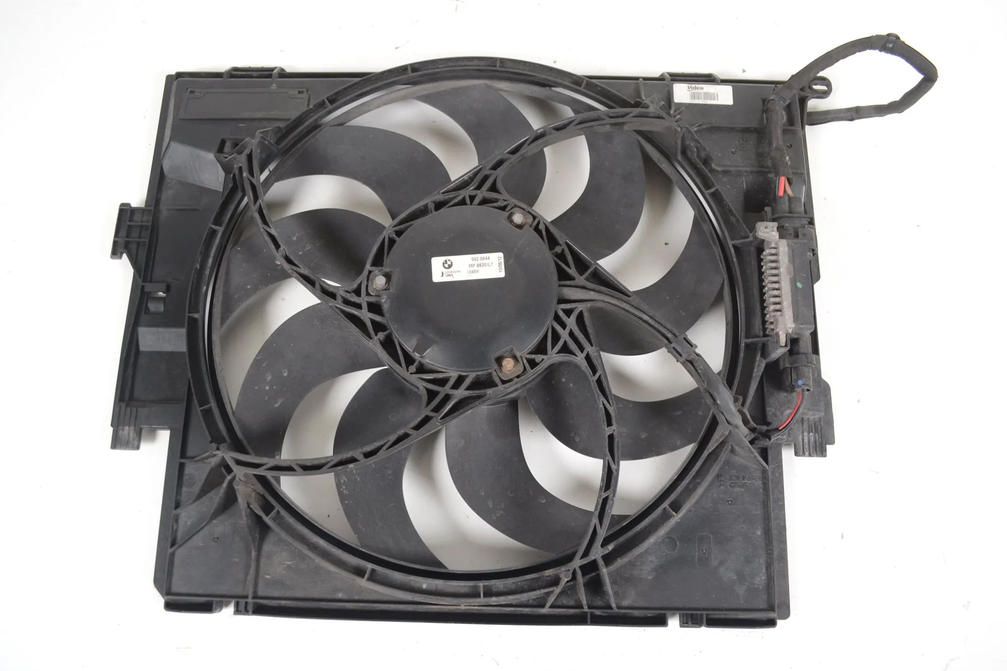 BMW 1 (E81 / E82 / E87 / E88) Engine Cooling Fan Shroud Engine Cooling Fan Shroud — BMW 1 SERIES (F20, ...