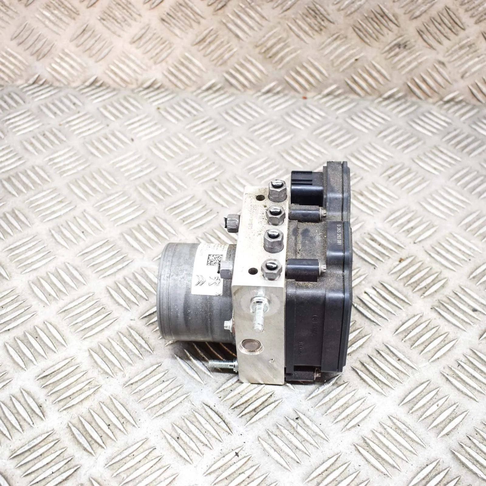 Peugeot 3008 ABS hydraulic pump ABS Pump — PEUGEOT 3008 (II SUV) (2016-...) — 9...