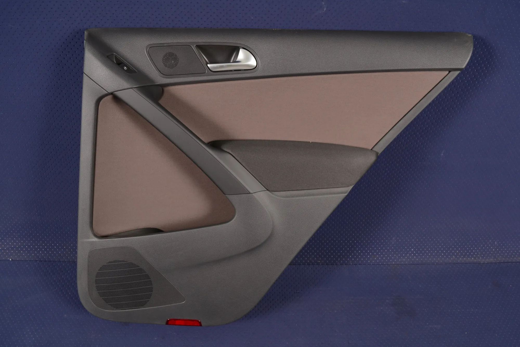 Volkswagen Tiguan Rear Right Door Panel Rear Right Door Panel — VW TIGUAN (5N_) (2007-2...