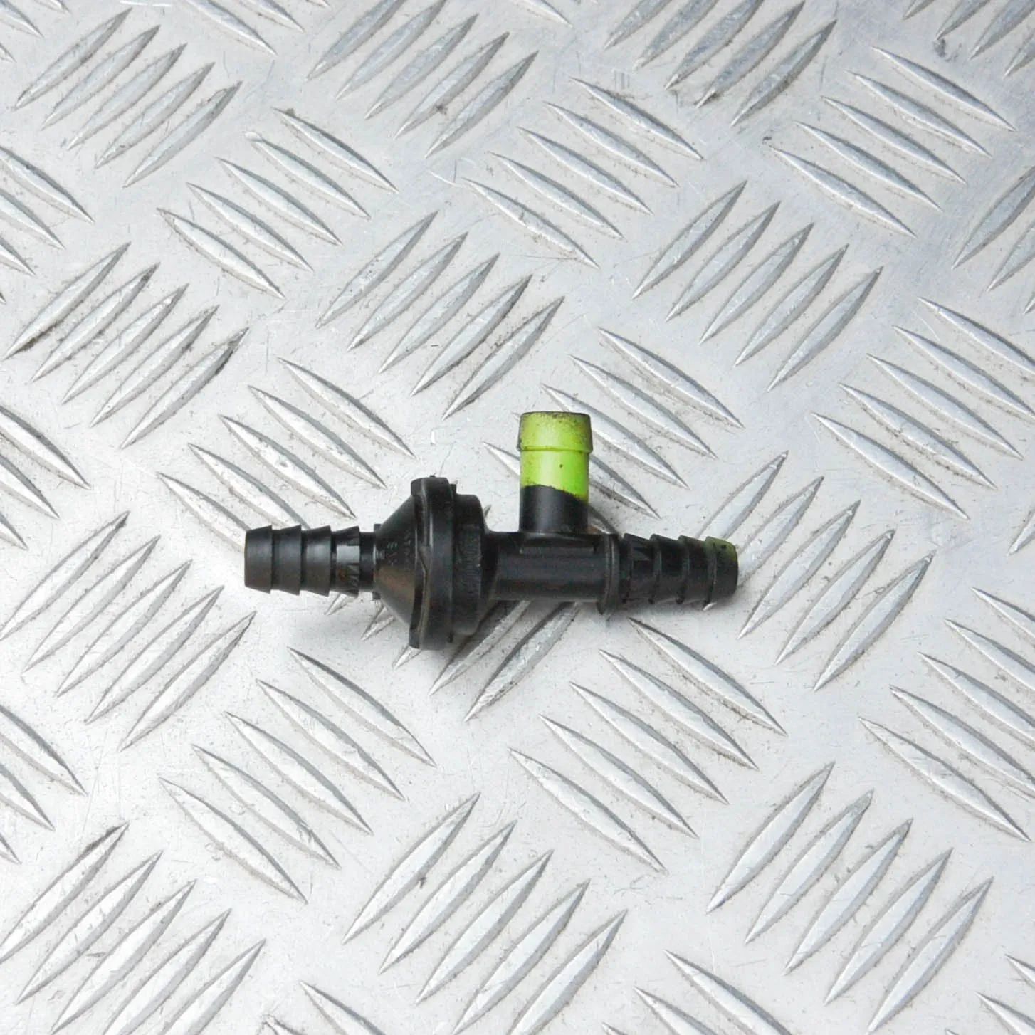 Other Engine Compartment Parts Brand/Model: LAMBORGHINI GALLARDO
Year: 2011
En...