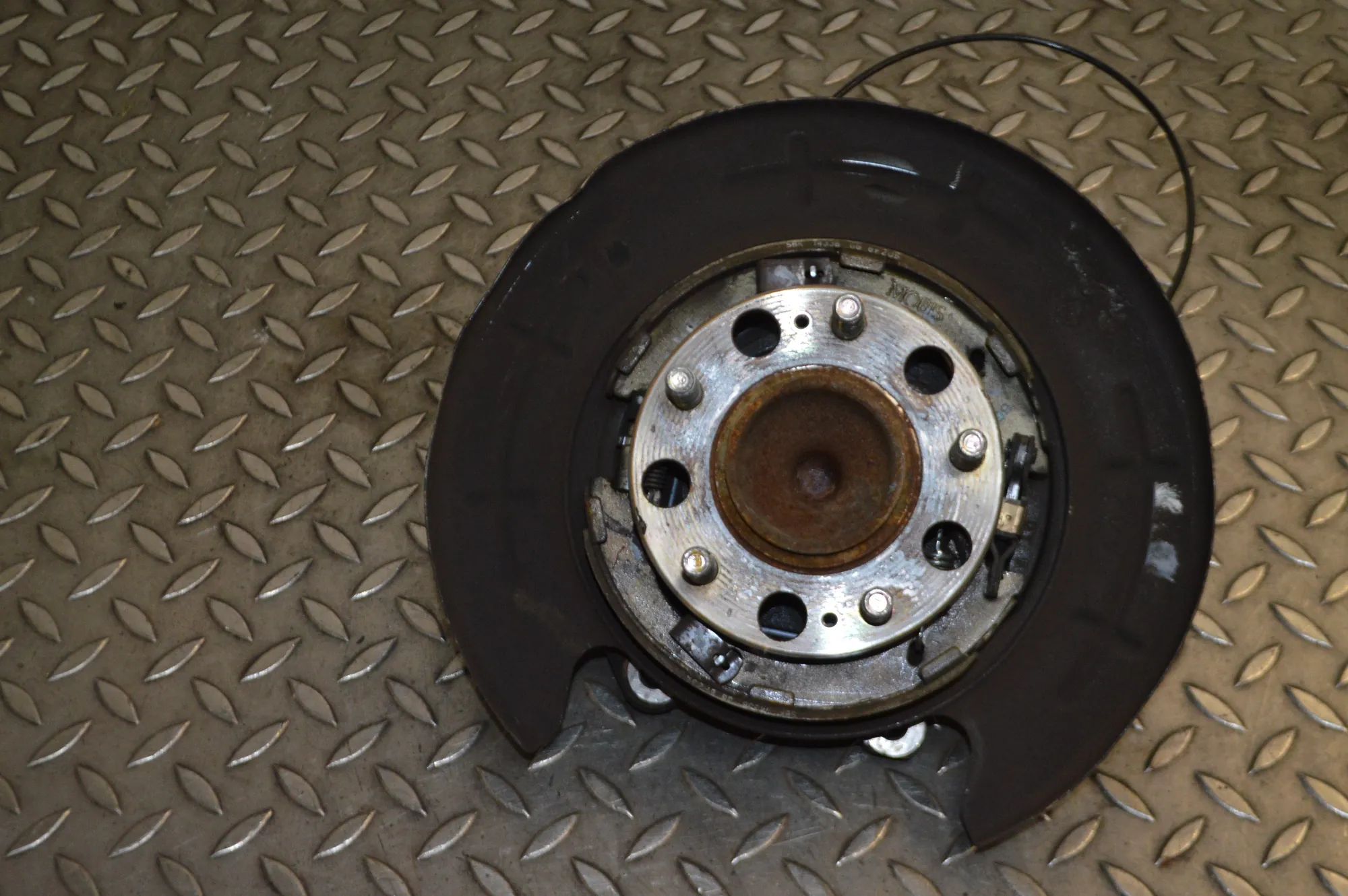 Hyundai Tucson Rear Left Wheel Hub Spindle Rear Left Wheel Hub Spindle — HYUNDAI TUCSON (T...