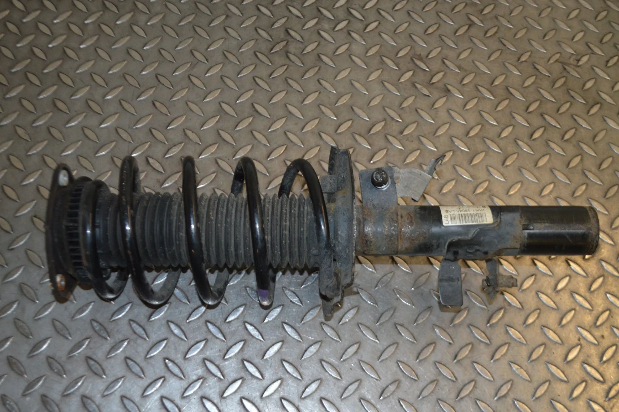 Ford Focus Shock absorber — front right Shock absorber — front right — FORD FOCUS (III)...