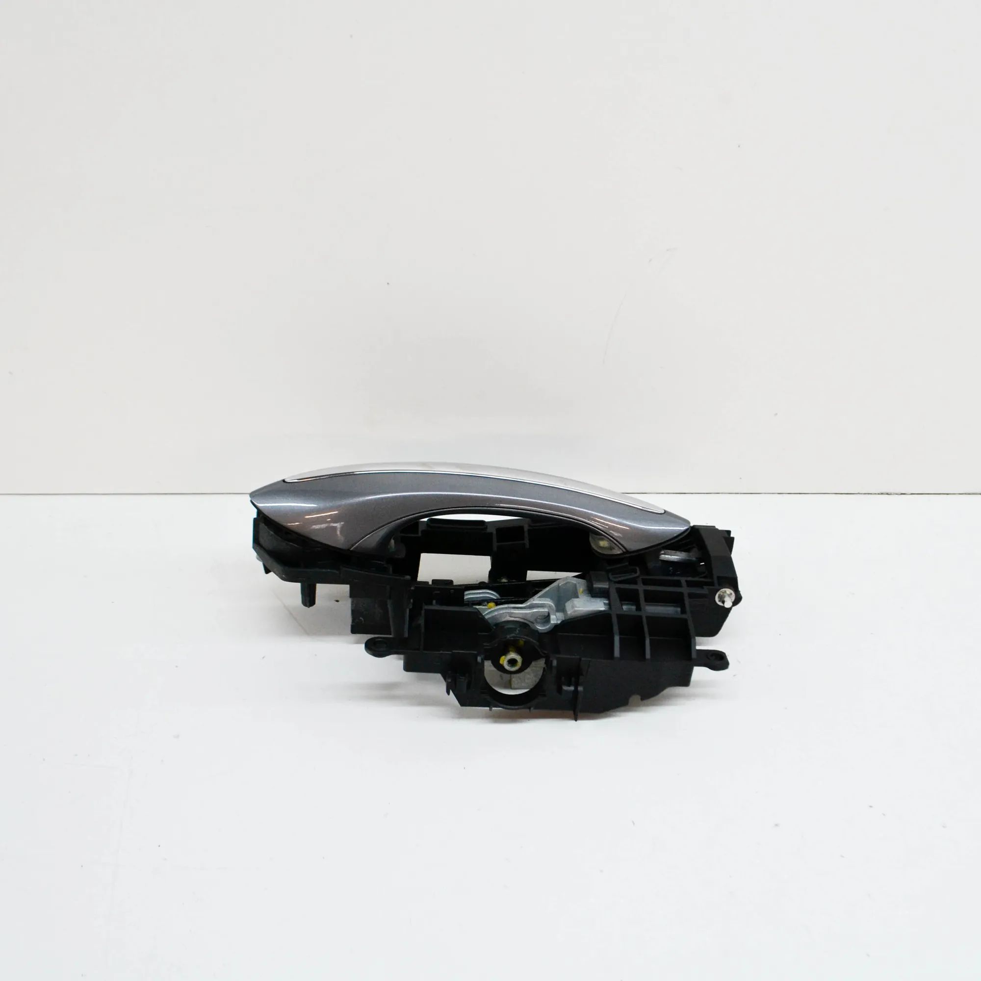 BMW 5 (F10 / F11) Rear Right Door Exterior Handle Rear Right Door Exterior Handle — BMW 5 SERIES ...