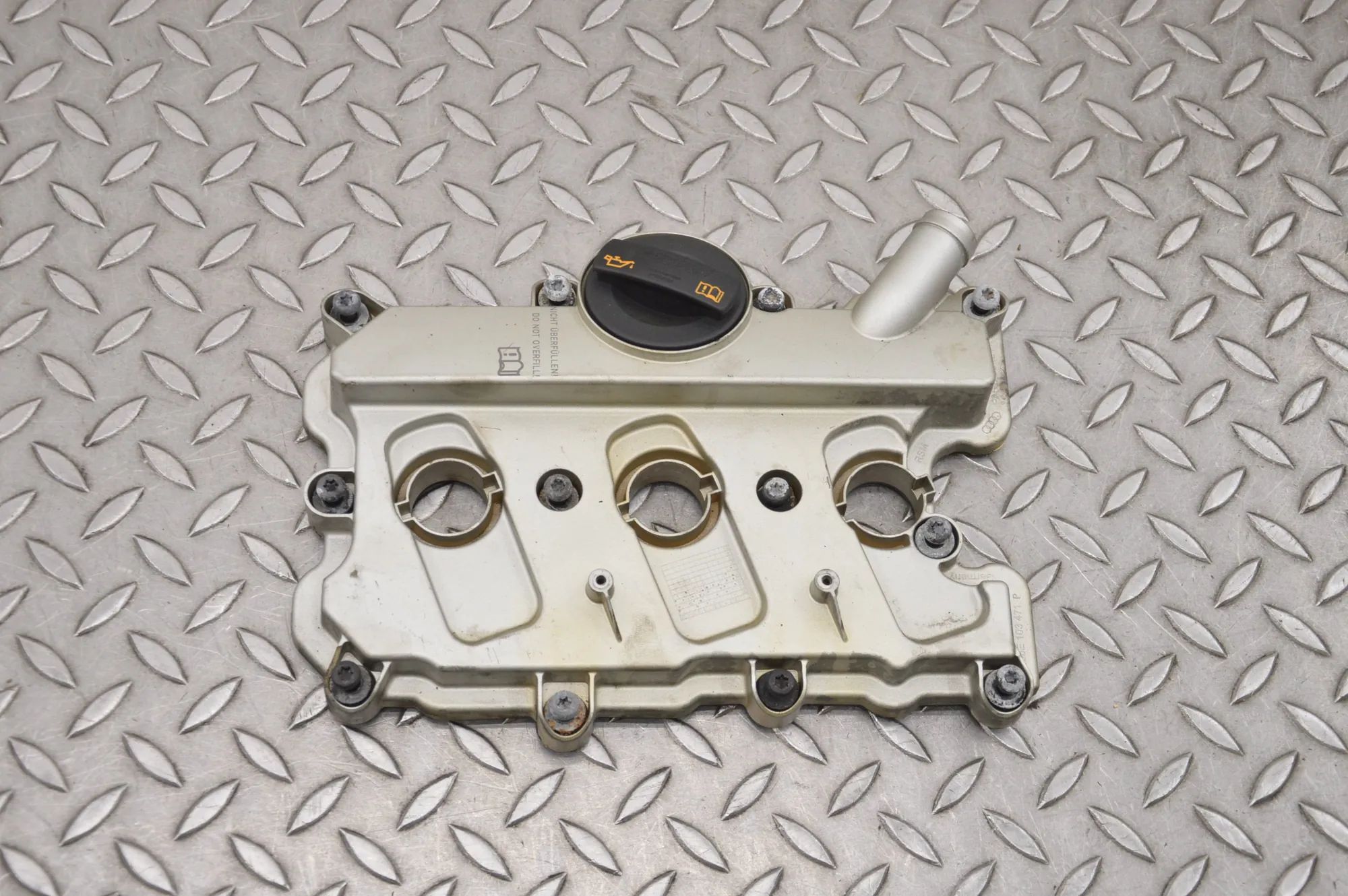 Audi A5 (B8) Valve Cover — left Valve Cover — left — AUDI A5 (8T3) (2007-2016) ...