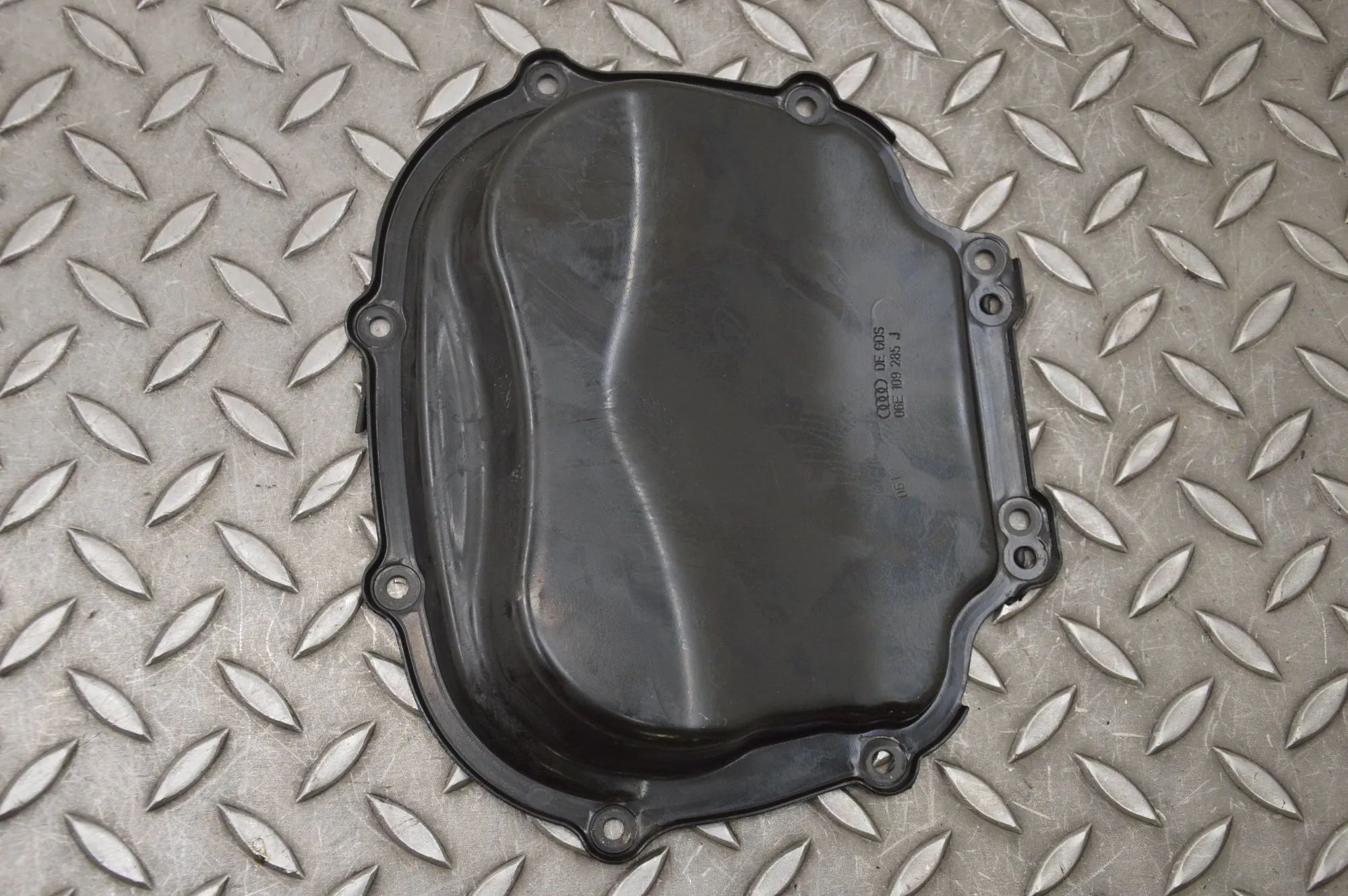 Audi A5 (B8) Timing chain cover Timing chain cover — AUDI A5 (8T3) (2007-2016) ...