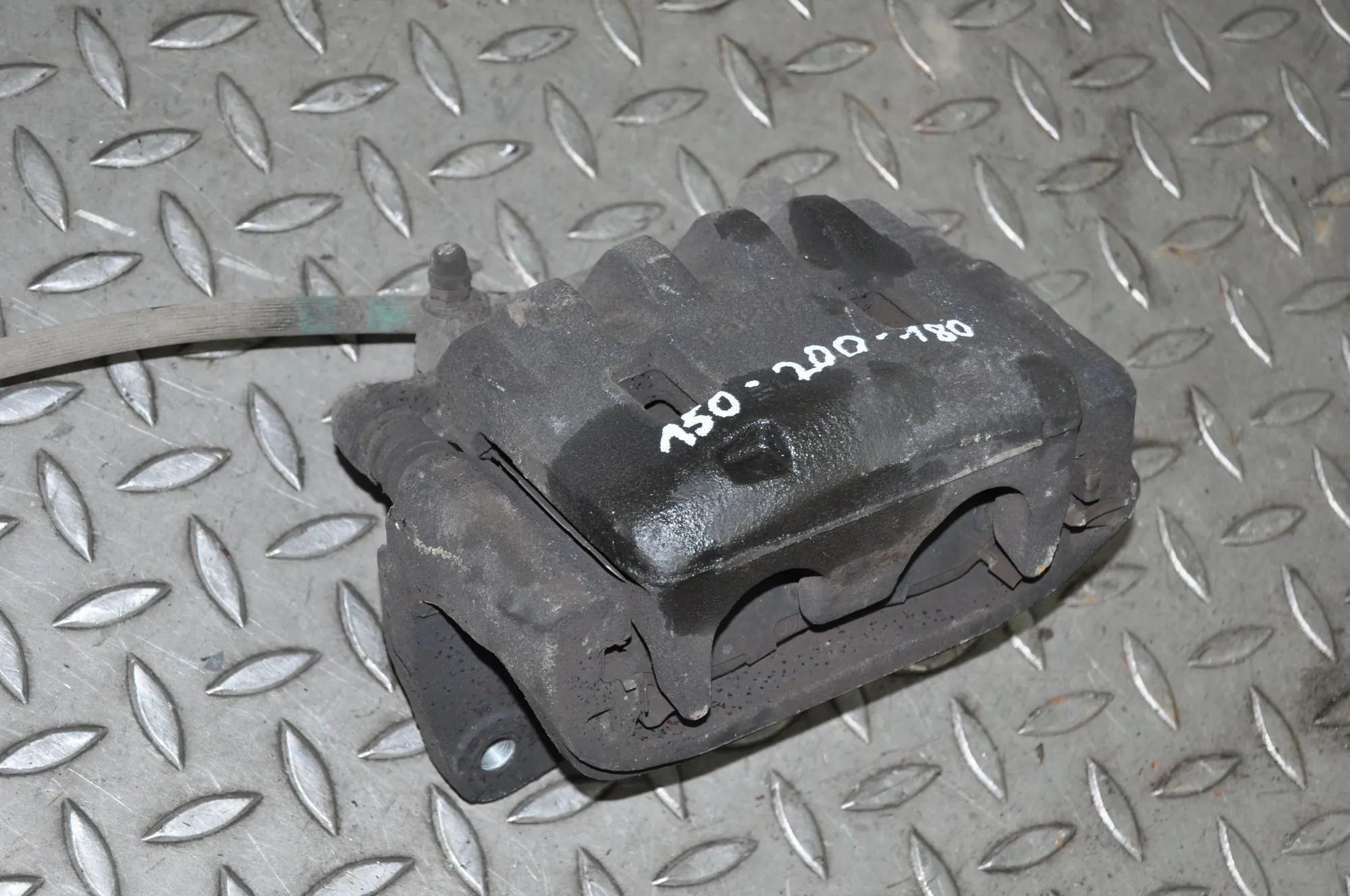 Subaru XV Brake caliper — front left Brake caliper — front left — SUBARU XV (_GP_) (...