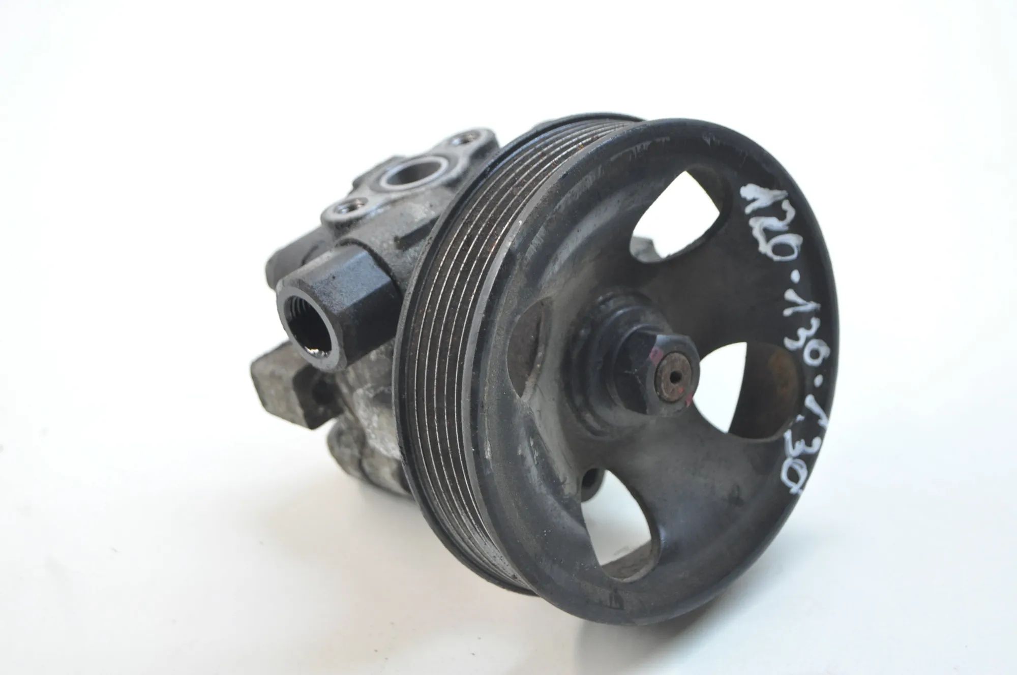 Hyundai Santa Fe Power-steering pump Power-steering pump — HYUNDAI SANTA (FÉ II CM) ...