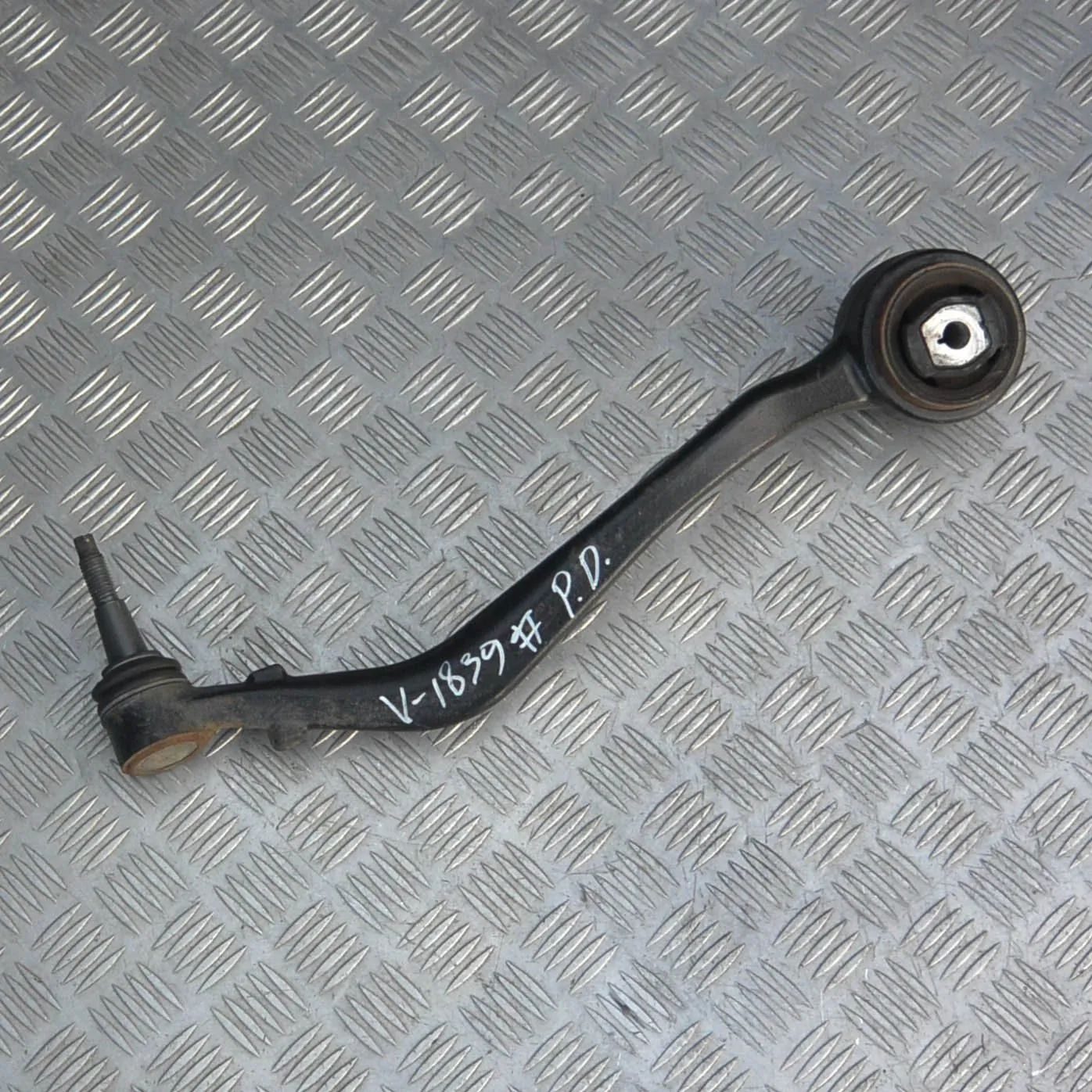 Chevrolet Camaro Front Right Lower Control Arm Front Right Lower Control Arm — CHEVROLET CAMAR...