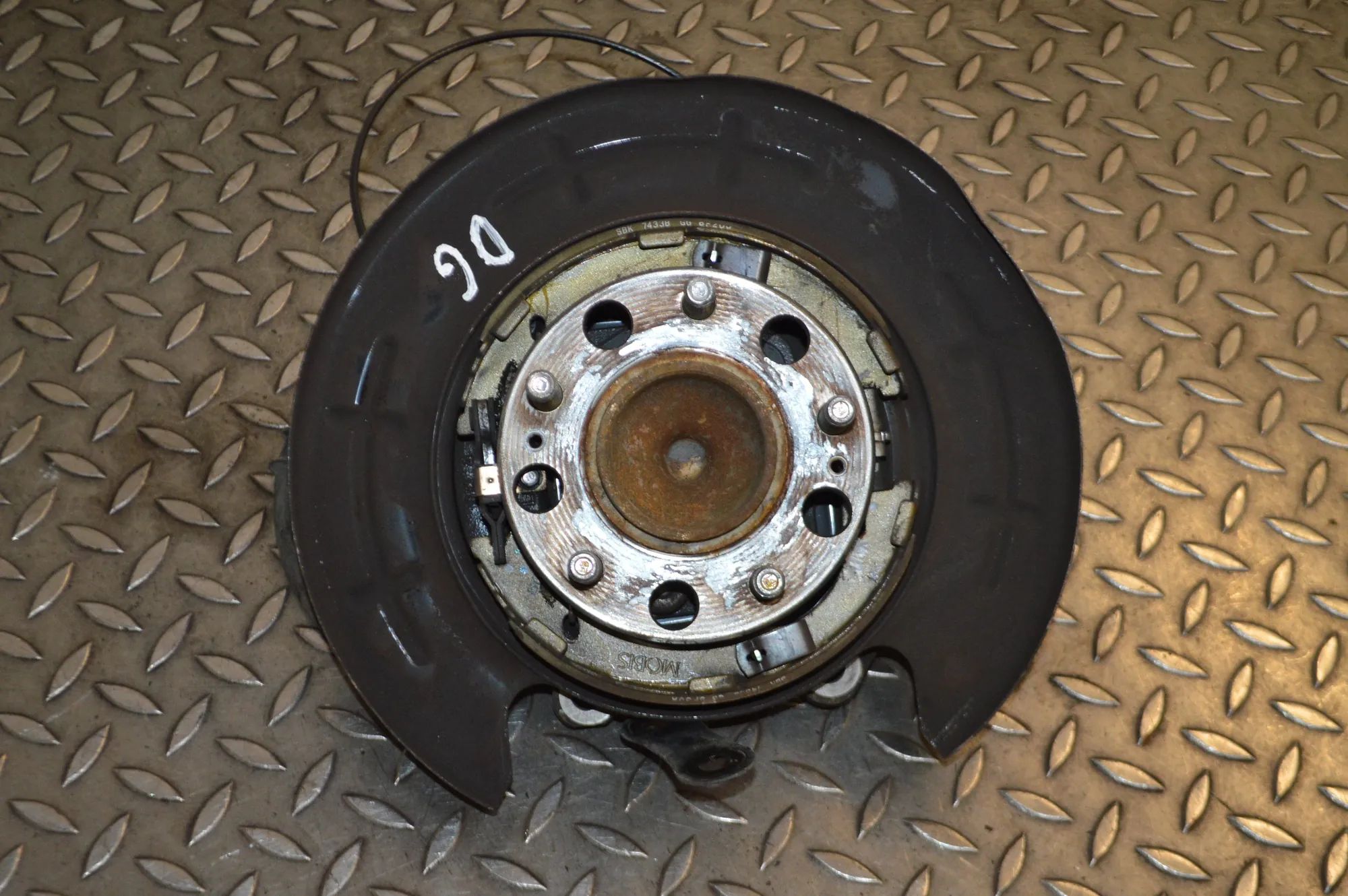 Hyundai Tucson Rear Right Wheel Hub Rear Right Wheel Hub — HYUNDAI TUCSON (TL, TLE)...