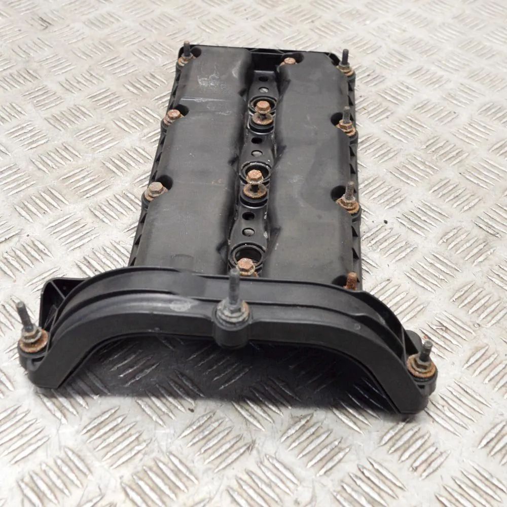 Dodge Ram Valve Cover Right Side Valve Cover Right Side — DODGE RAM (1500 Pick-u...