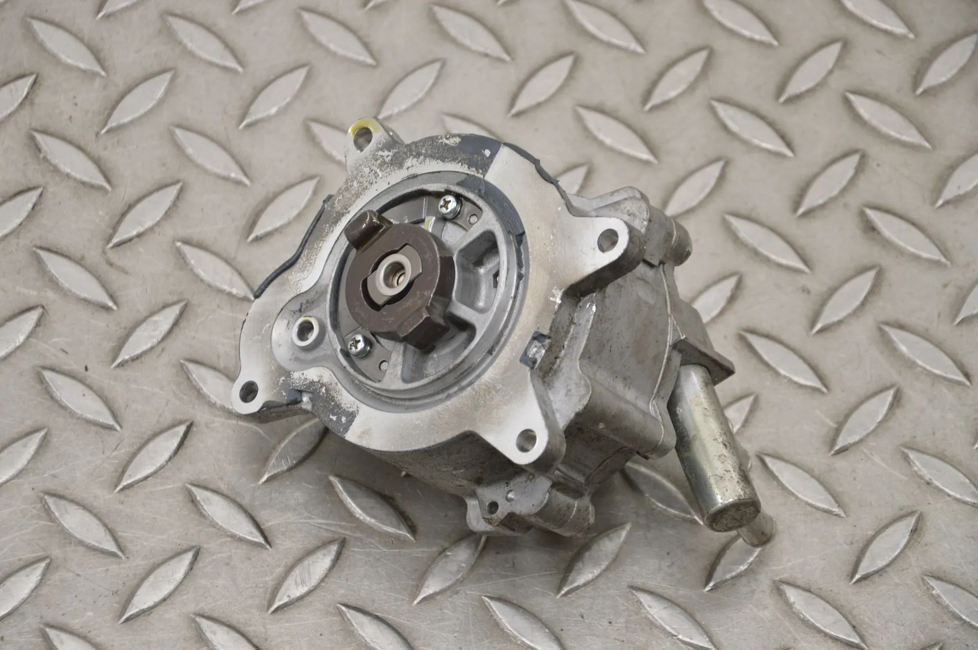 Infiniti Q50 Vacuum pump Vacuum Pump — INFINITI Q50 (2013-...) — 14650-5...