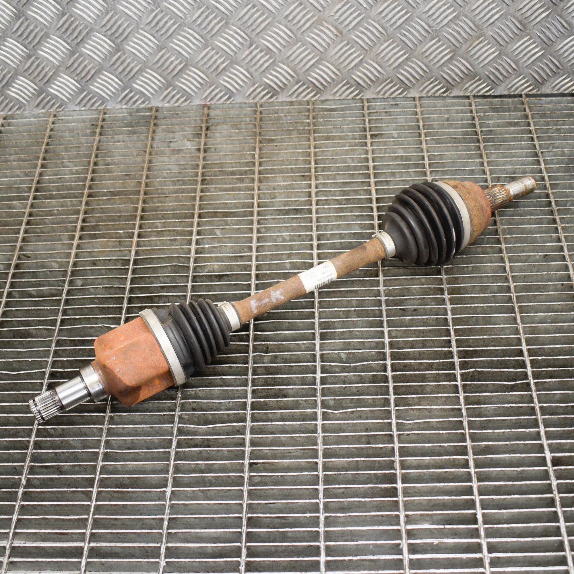 Ford Focus Front Left Driveshaft Front Left Driveshaft — FORD FOCUS (III) (2010-...