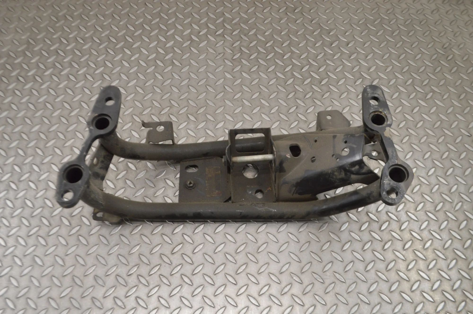 Land Rover Range Rover Sport (L494) Gearbox Support Mount Bracket Gearbox Support Mount Bracket — LAND ROVER RANG...