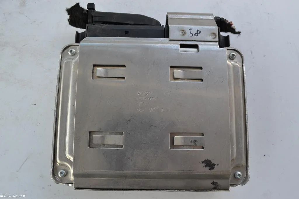 Audi A4 (B6) Engine Control Unit Engine Control Unit — AUDI A4 (8EC, B7) (2004-2...