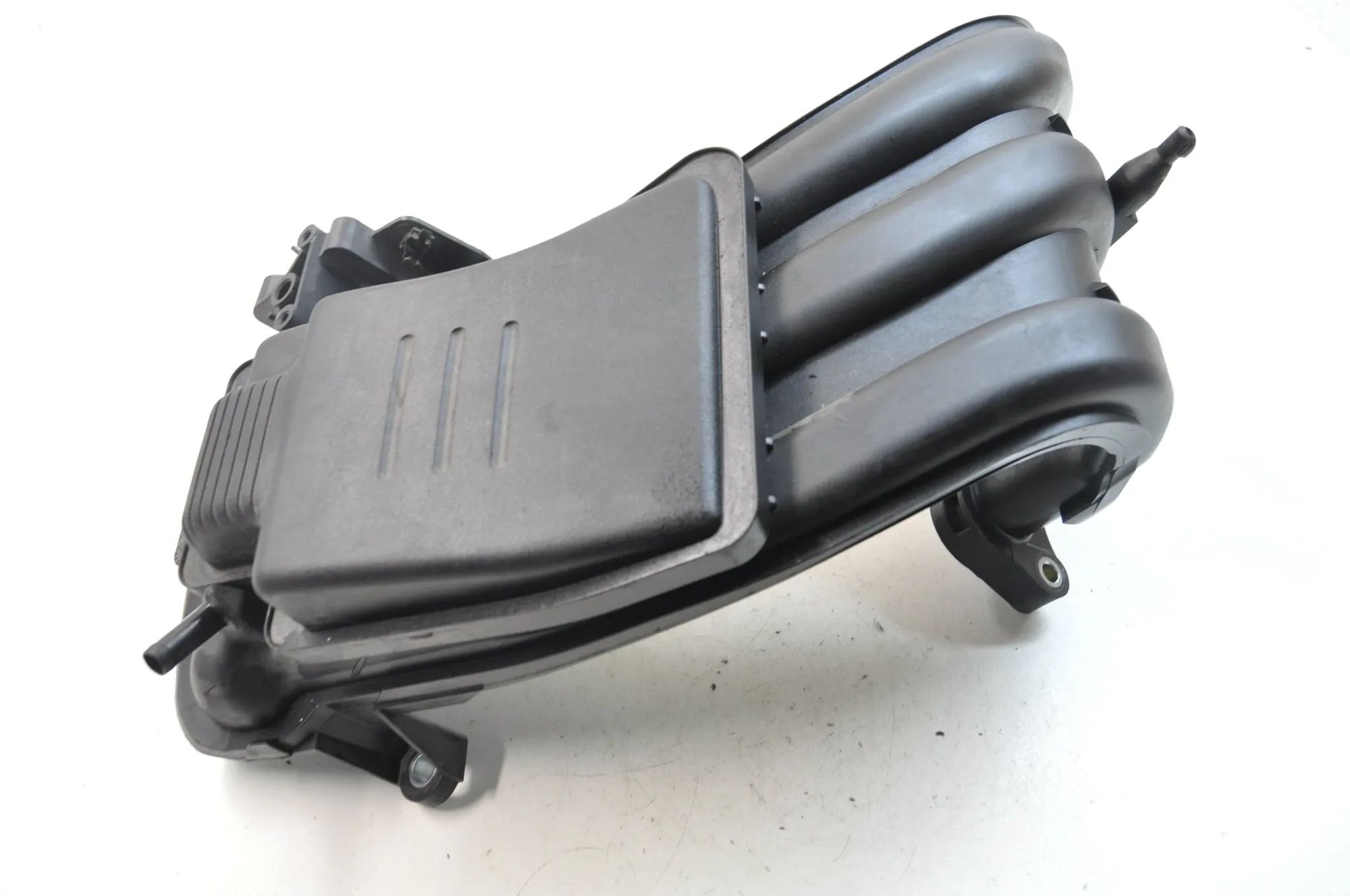 Nissan Note (E11) впускной коллектор Intake Manifold — NISSAN NOTE (E12) (2013-...) ...