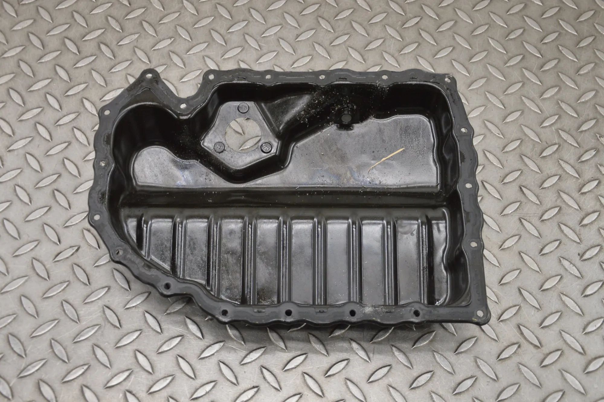 Audi Q3 (8U) Oil sump Oil sump — AUDI Q3 (8U) (2011-2018) — 06J103600...