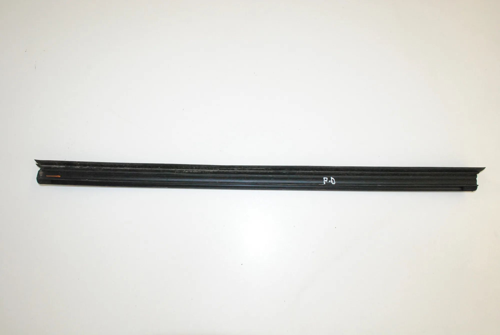 Mazda 3 (BM / BN) Door window moulding — front — right Door window moulding — front — right — MAZDA 3 ...