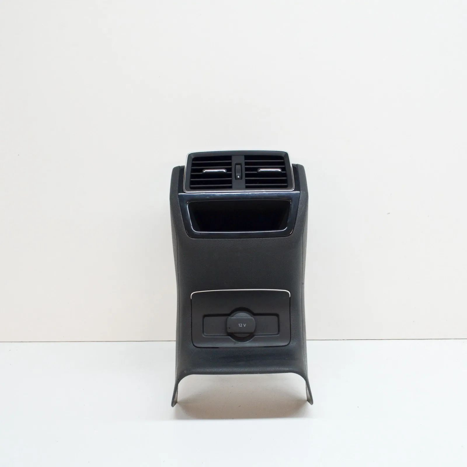 Skoda Karoq Centre console air vent Centre console air vent — SKODA KAROQ (NU7) (20...