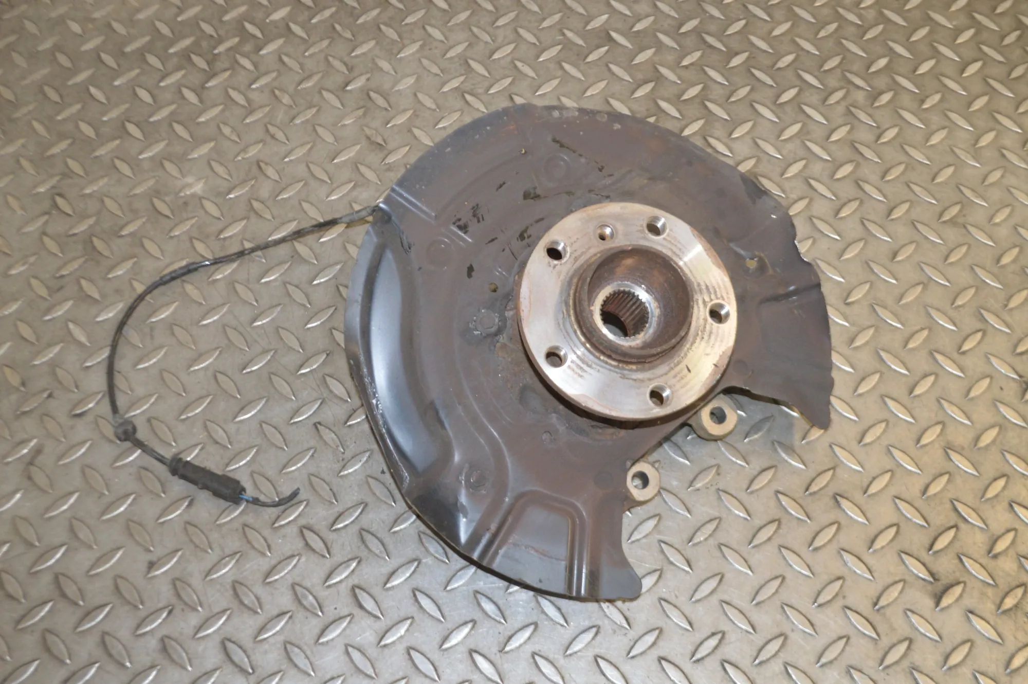 BMW X4 (F26) Rear Left Wheel Hub Spindle Rear Left Wheel Hub Spindle — BMW X4 (F26) (201...