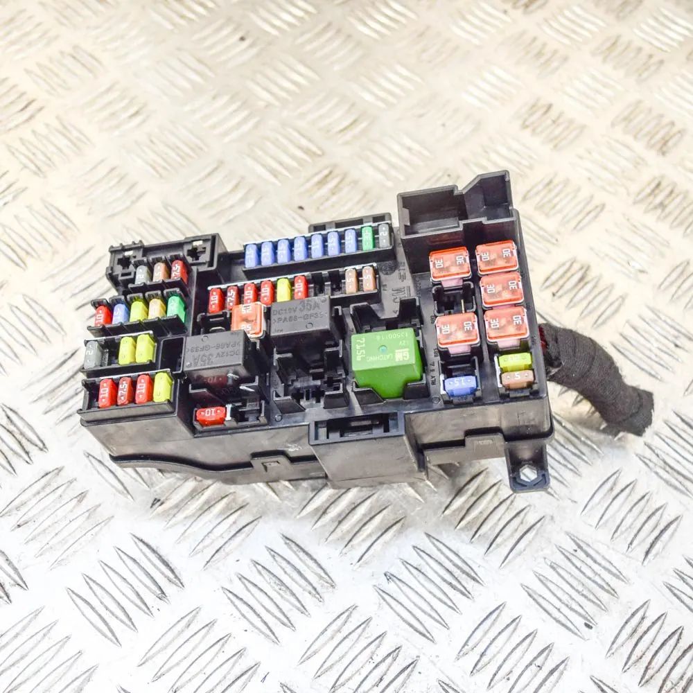 Opel Mokka (A) Fuse box