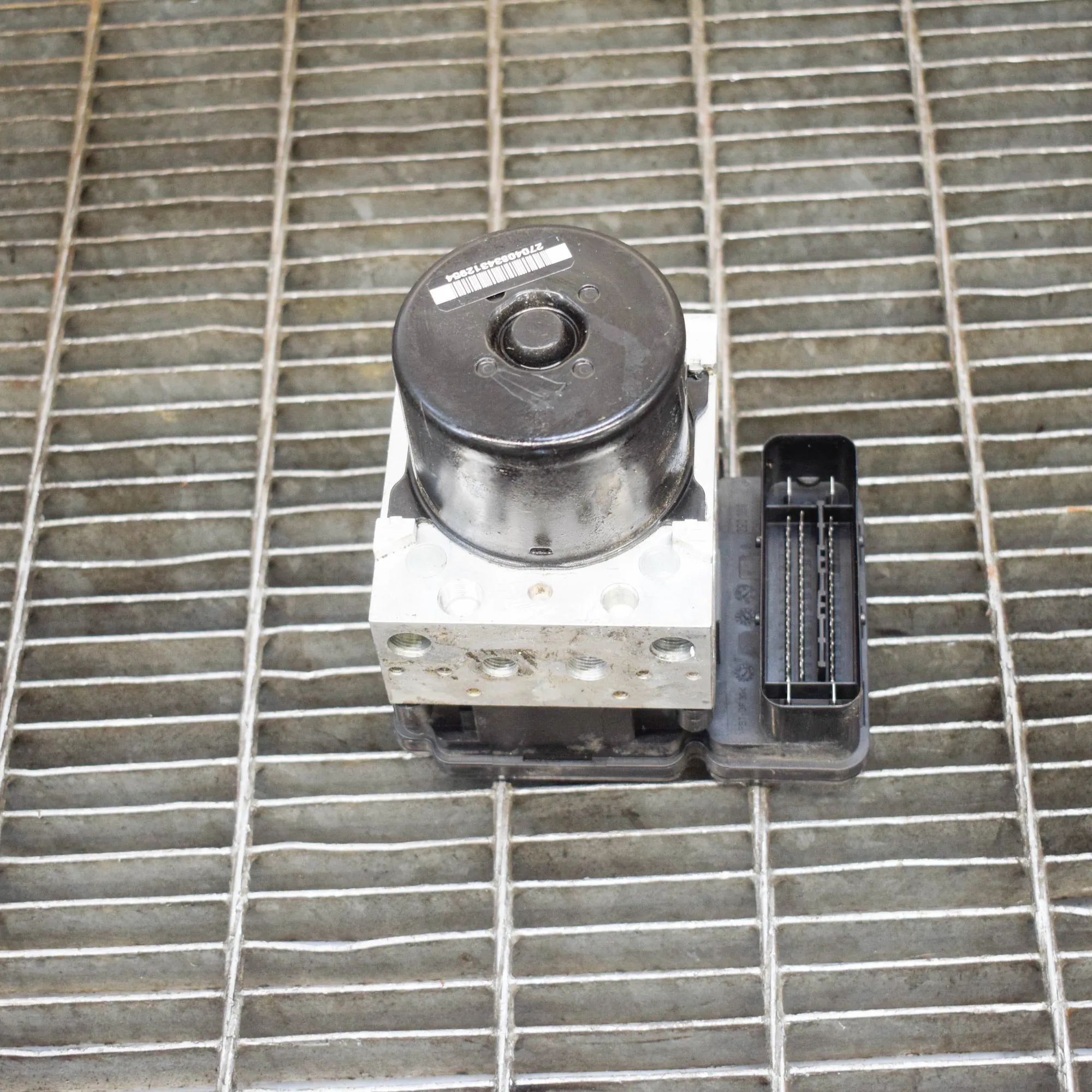 Volvo V70 ABS hydraulic pump ABS Pump — VOLVO V70 (III BW) (2007-2016) — P31...
