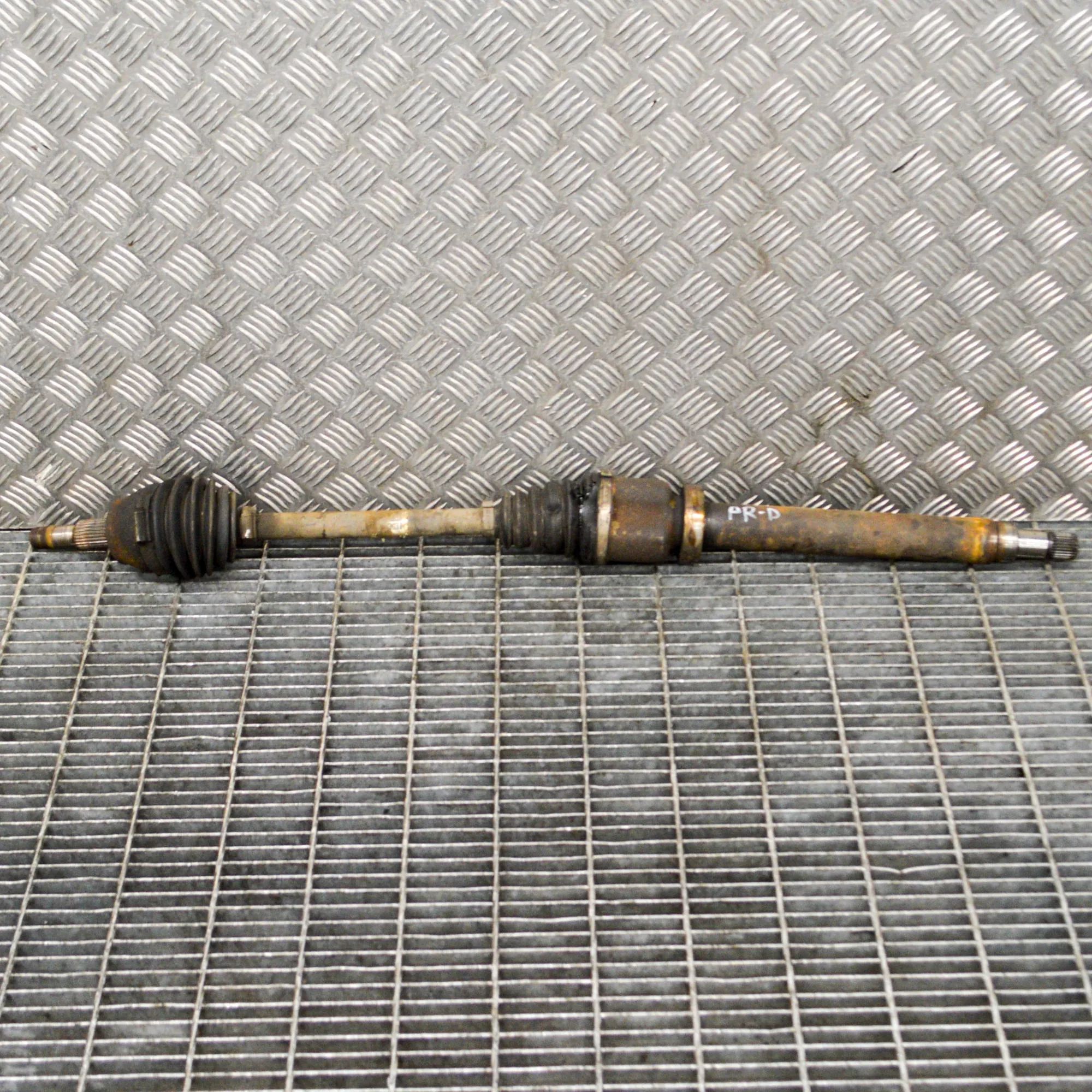 Ford Focus Front Right Driveshaft Front Right Driveshaft — FORD FOCUS (III) (2010...