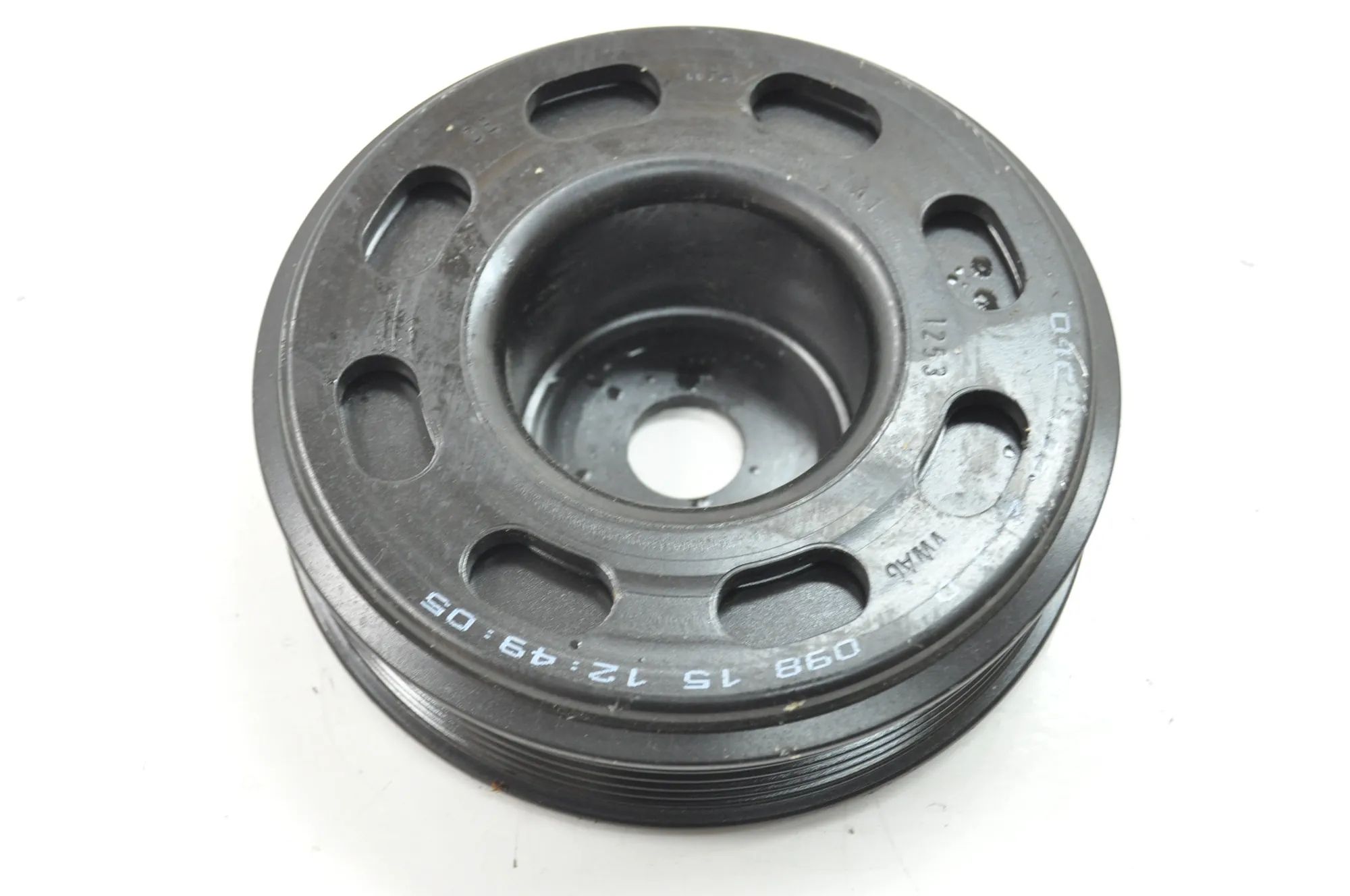 Volkswagen Golf 7 Kampiakselin hihnapyörä Crankshaft pulley — VW GOLF (VII 5G1, BQ1, BE1,...