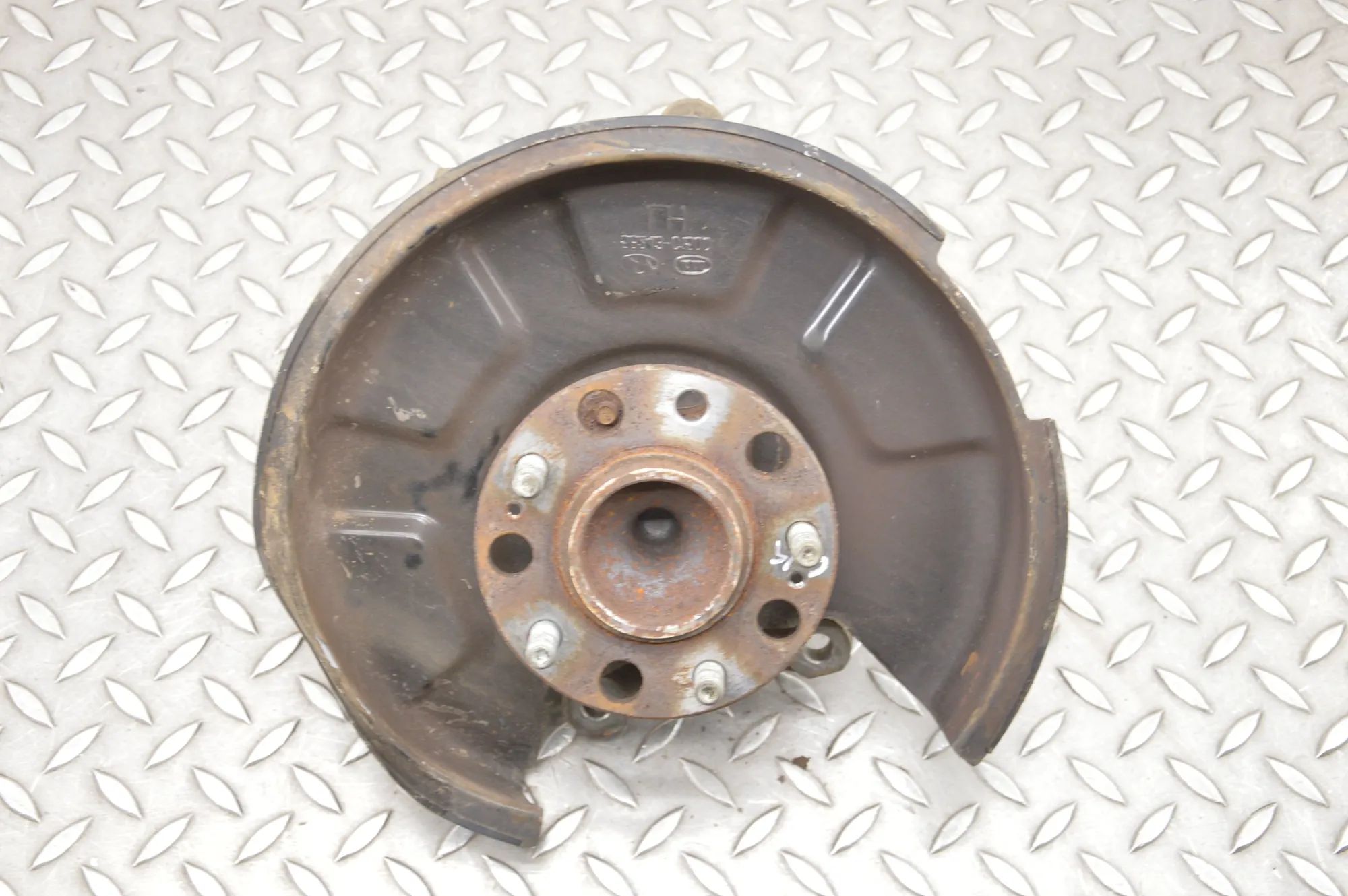 Kia Optima (JF) Rear Left Wheel Hub Spindle