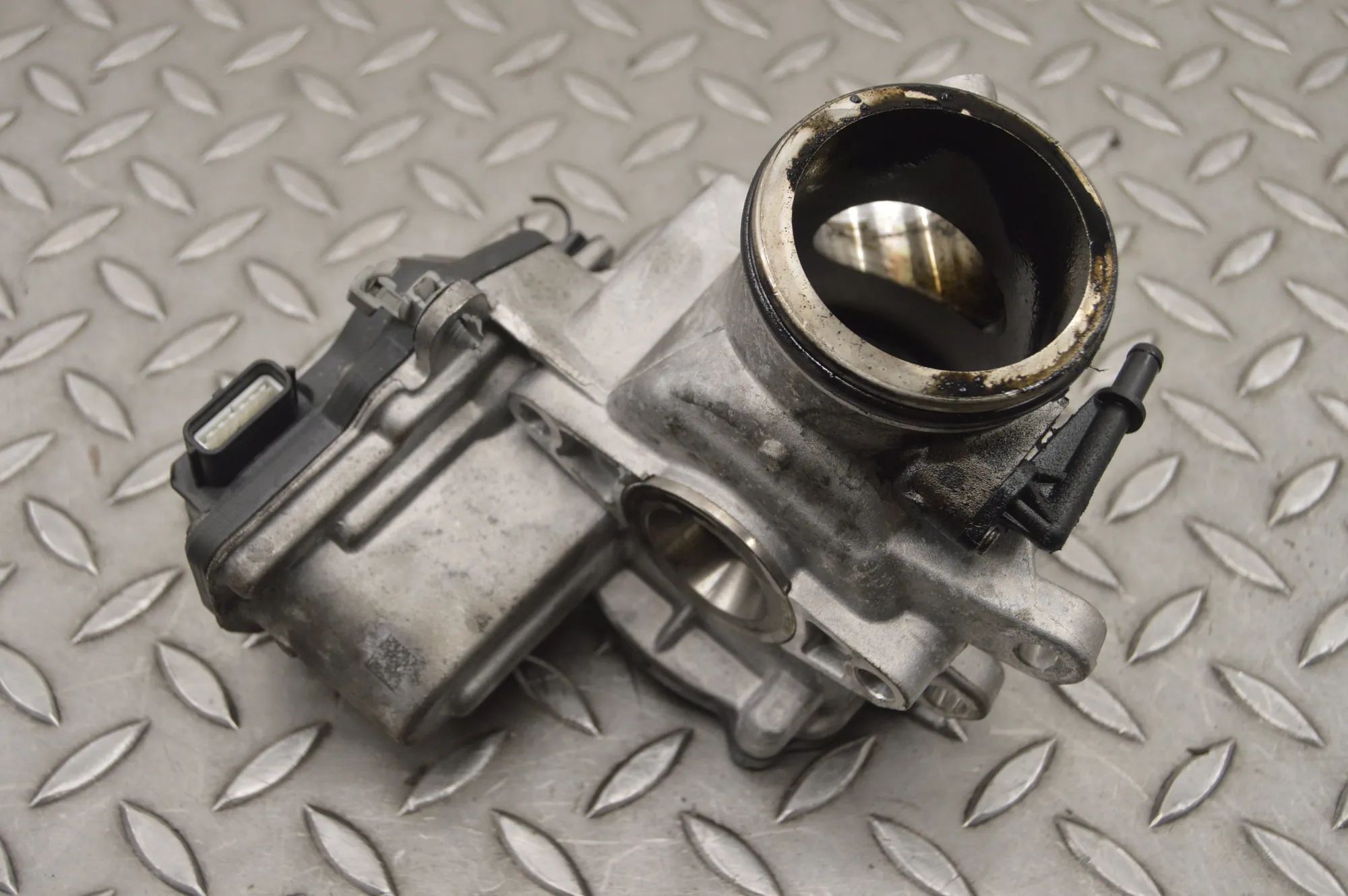 Land Rover Range Rover Evoque EGR Valve EGR valve — LAND ROVER RANGE ROVER EVOQUE (L538...