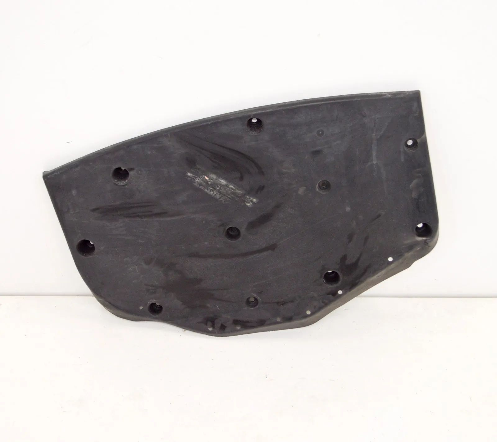 Maserati Ghibli Крышка двигателя (пластик) Engine cover — MASERATI GHIBLI (M157) (2013-......
