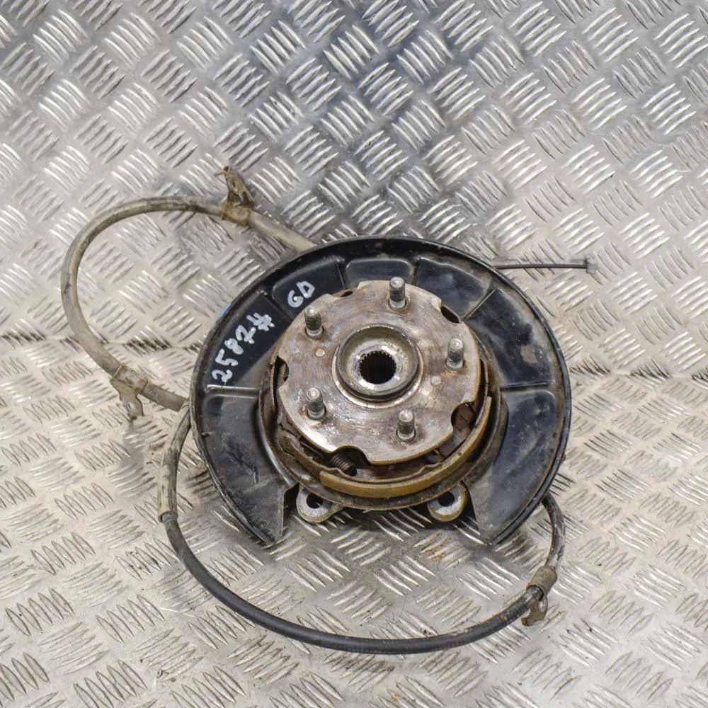 Toyota RAV4 (XA40) Rear Right Wheel Hub Rear Right Wheel Hub — TOYOTA RAV (4 IV _A4_) (...
