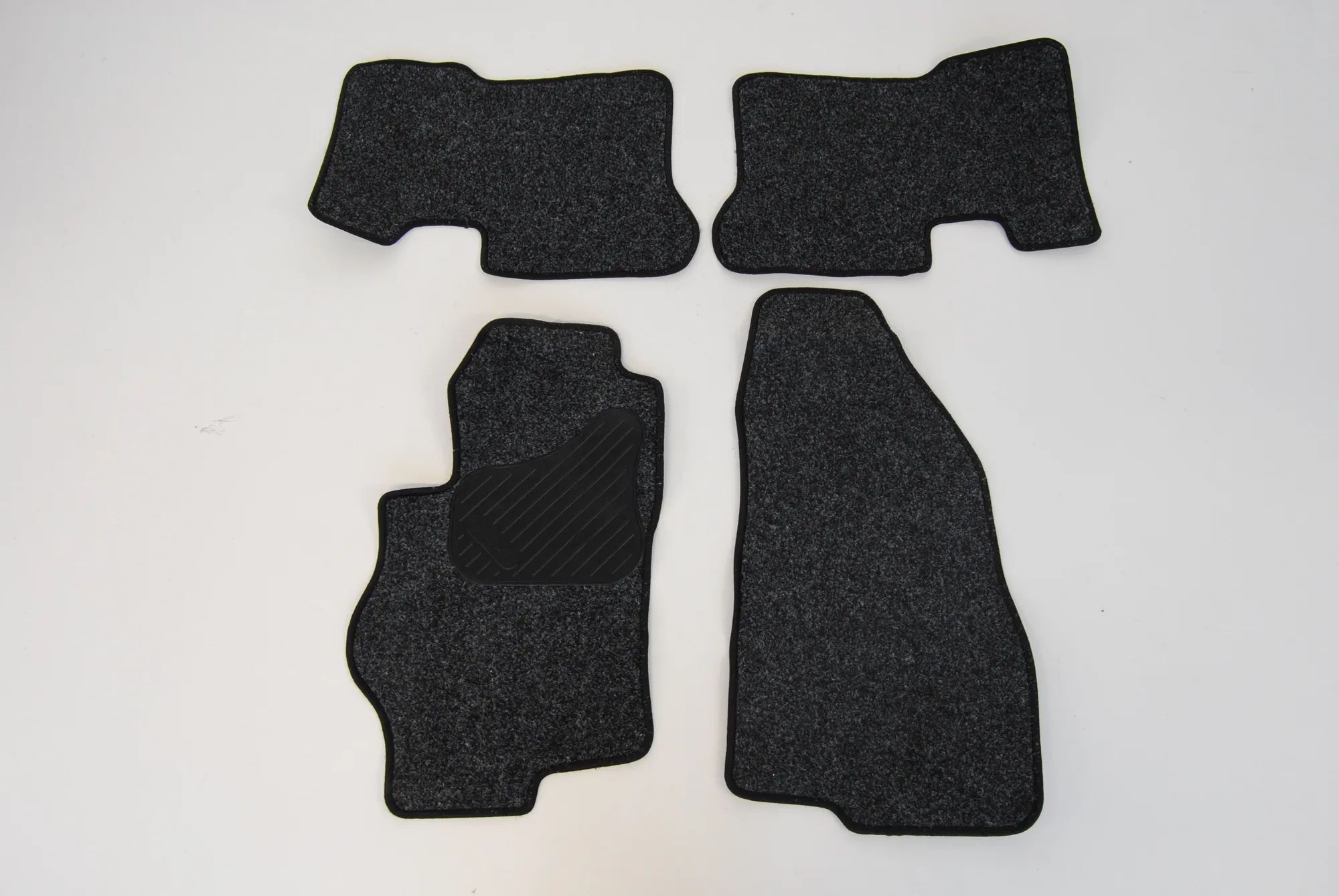 Alfa-Romeo 159 Floor Mat Set Floor mat set — ALFA ROMEO 159 (939) (2005-2011...