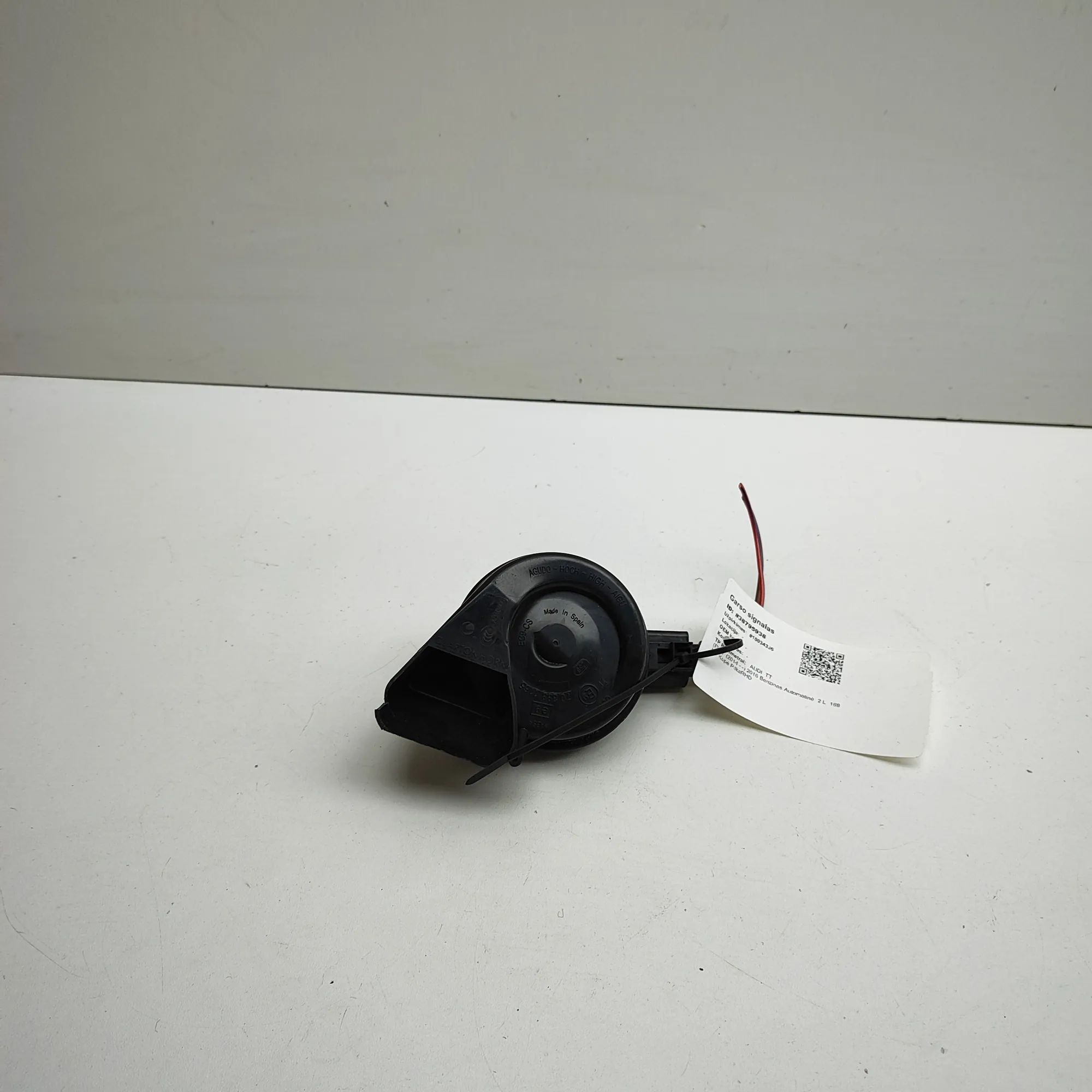 Audi TT (8S) Horn signal Horn signal — AUDI TT (FV3) (2014-...) — 8S0951...