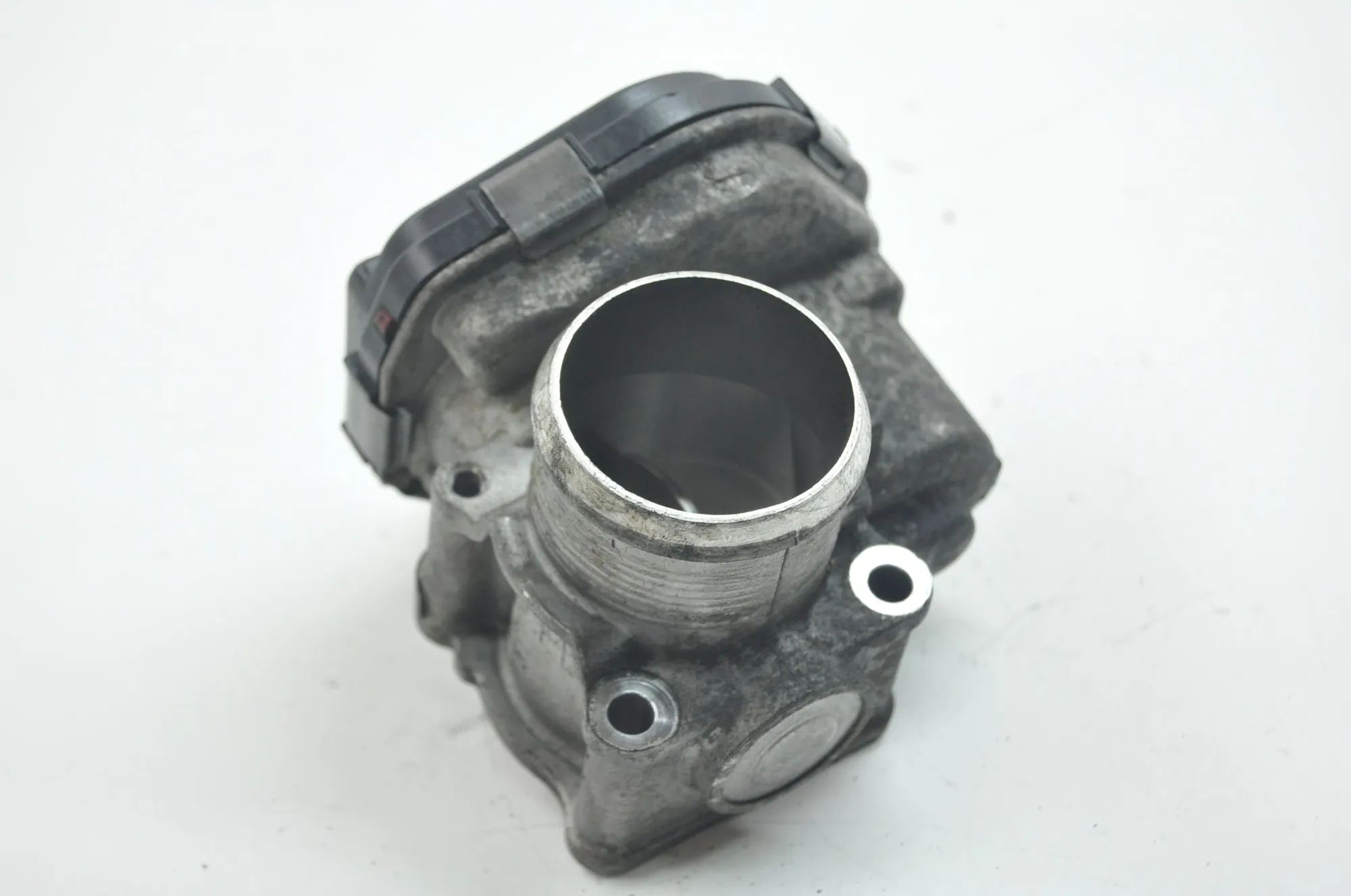 Ford Fiesta Throttle body Throttle body — FORD FIESTA (VI) (2008-...) — 9...