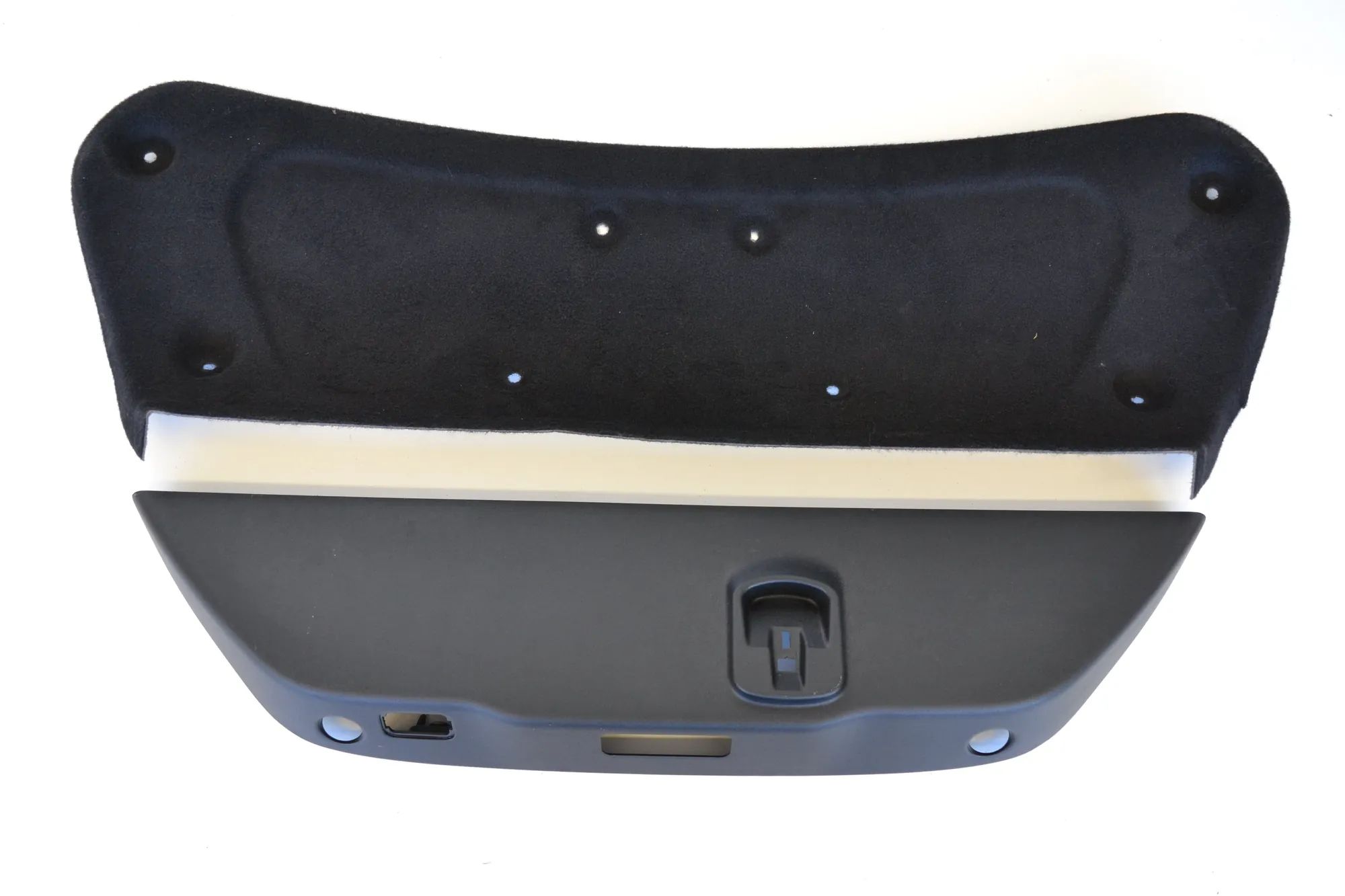Jaguar XJ Tailgate Bootlid Cover Trim Tailgate Bootlid Cover Trim — JAGUAR XJ (X351) ...