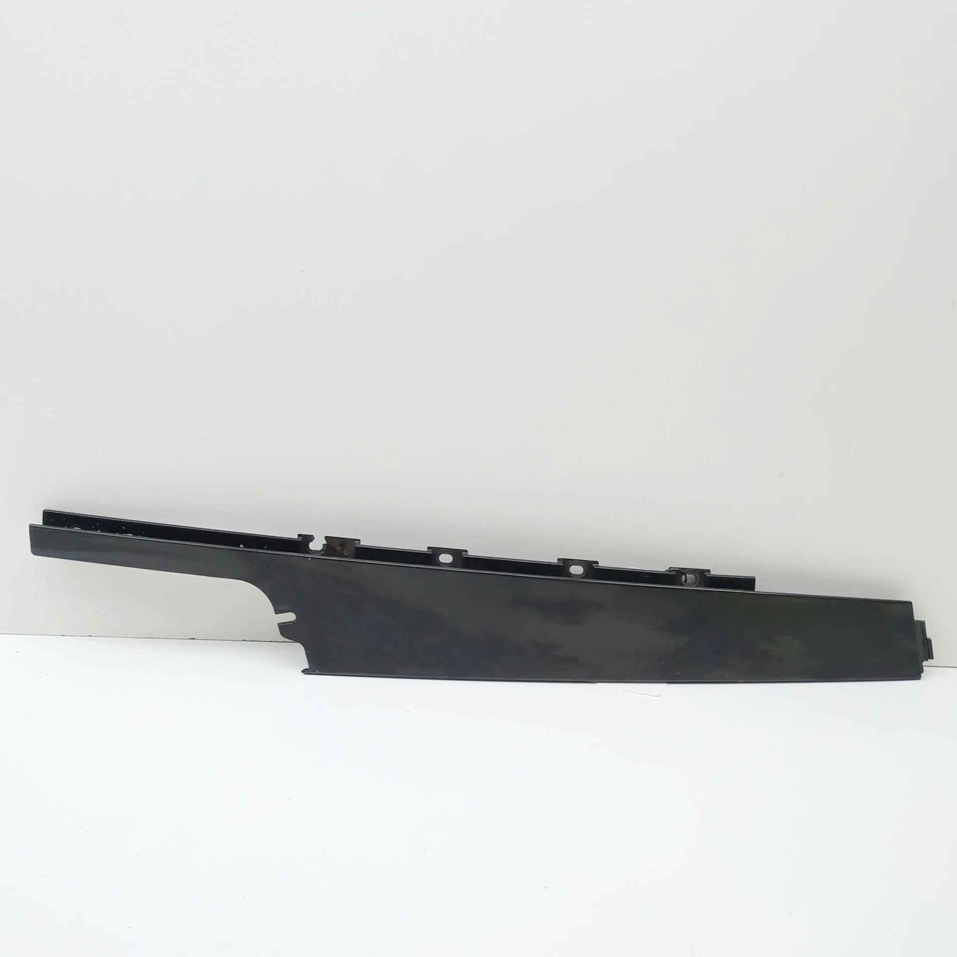 Land Rover Range Rover Sport (L494) Vertical door trim — front left Vertical door trim — front left — LAND ROVER RA...