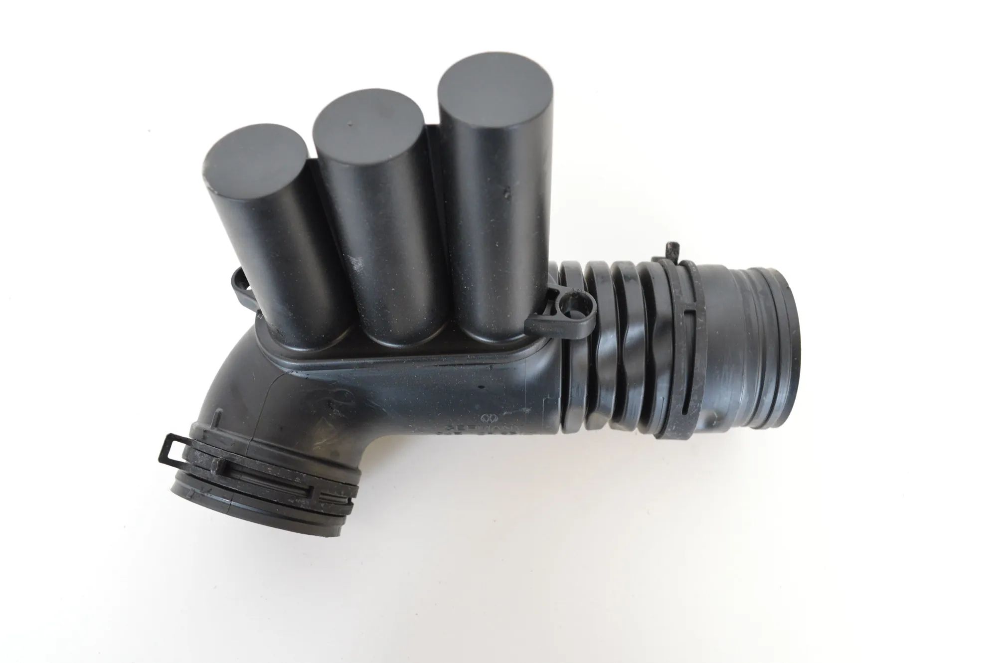 Audi A3 (8V) Air intake hose/pipe Air intake hose/pipe — AUDI A3 (Limousine 8VS, ...