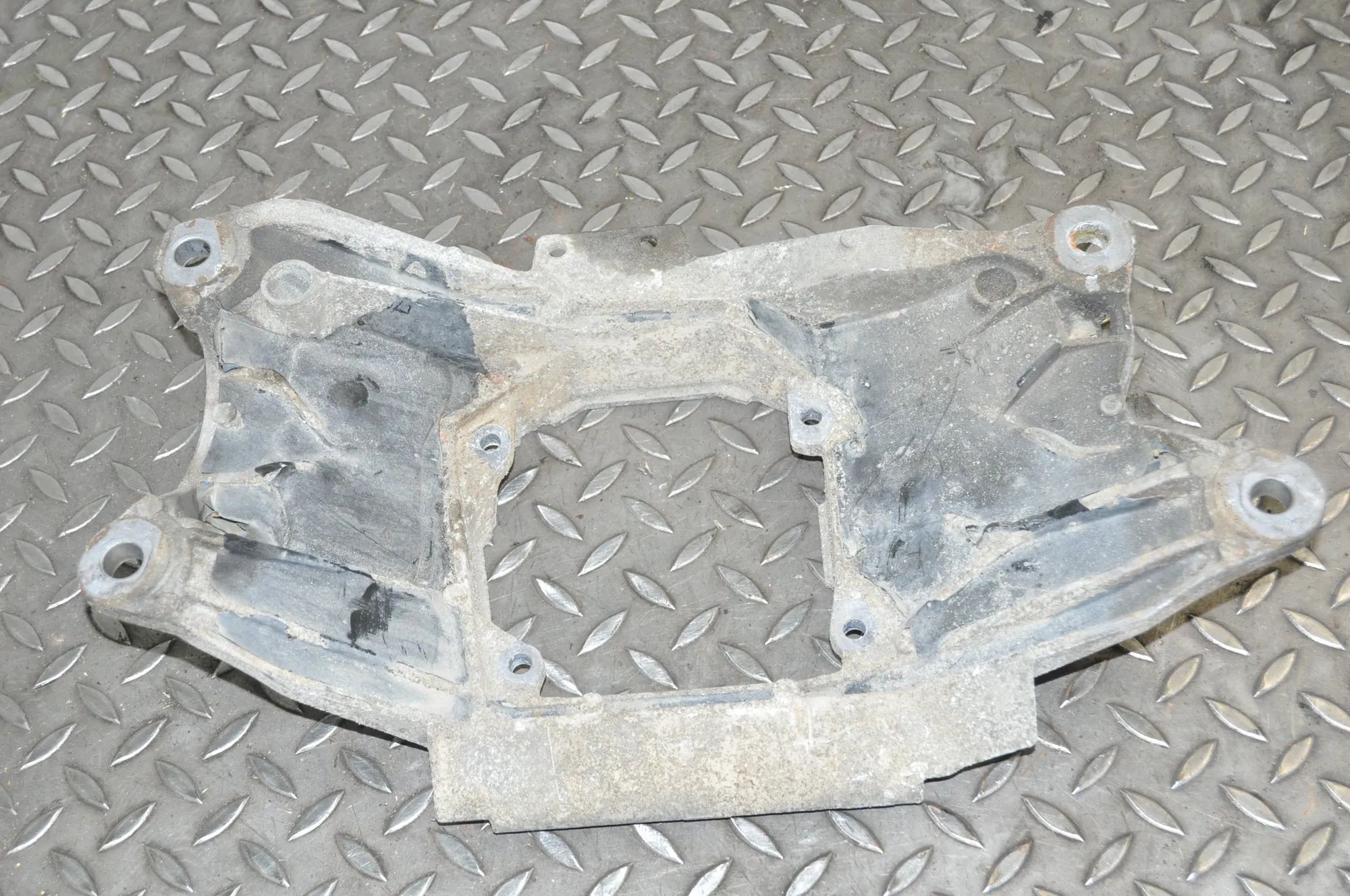 Audi A6 (C6) Gearbox Support Mount Bracket Gearbox Support Mount Bracket — AUDI A6 (Avant ...