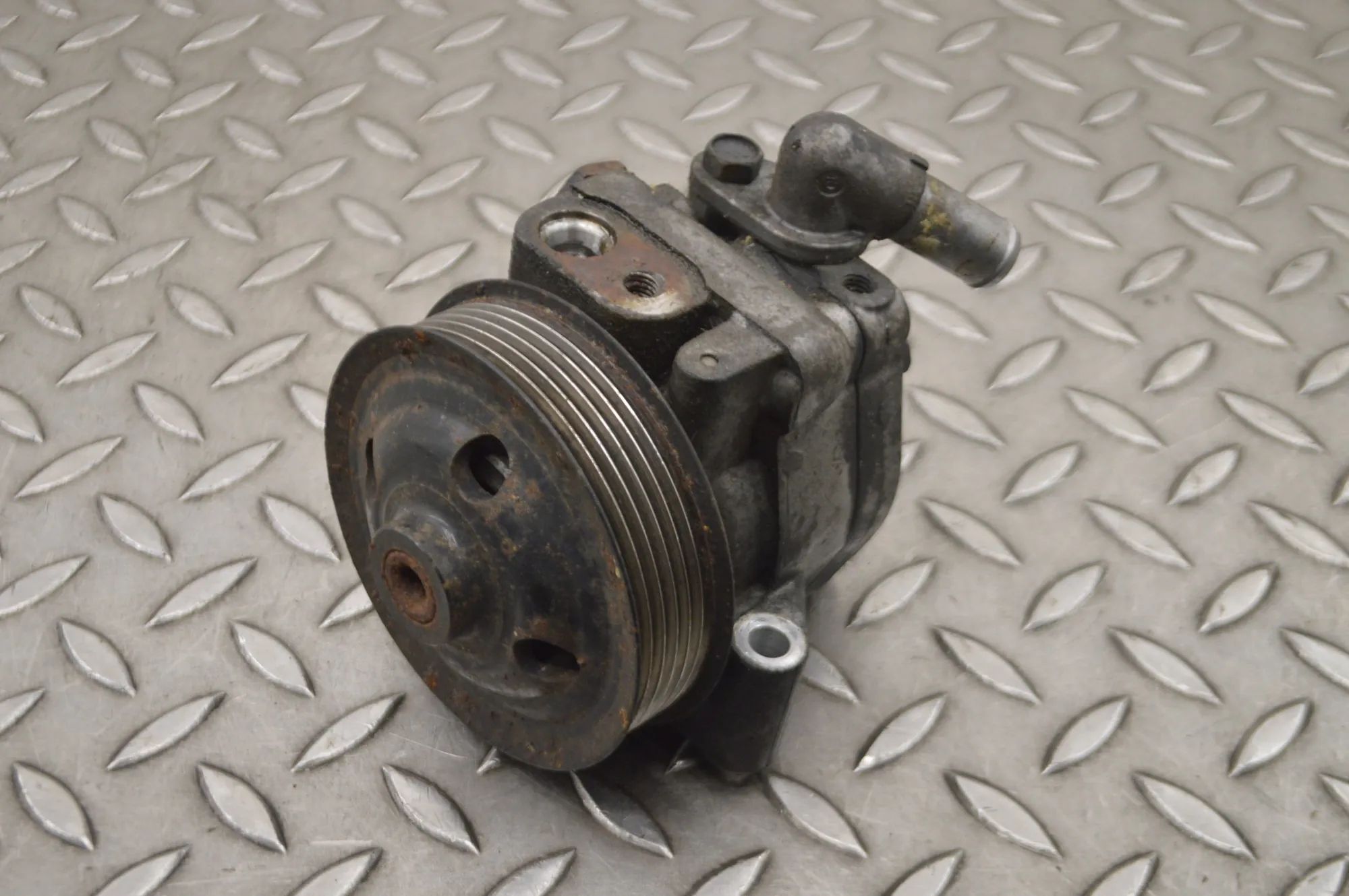 Jaguar XJ Power-steering pump Power-steering pump — JAGUAR XJ (X350) (2003-20...