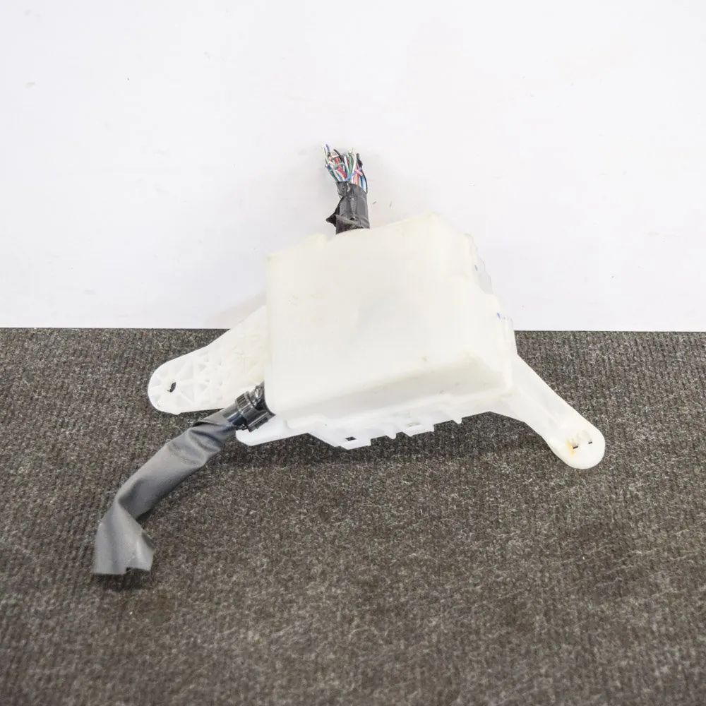 Toyota Auris Fuse box Fuse box — TOYOTA AURIS (TOURING SPORTS _E18_) ...