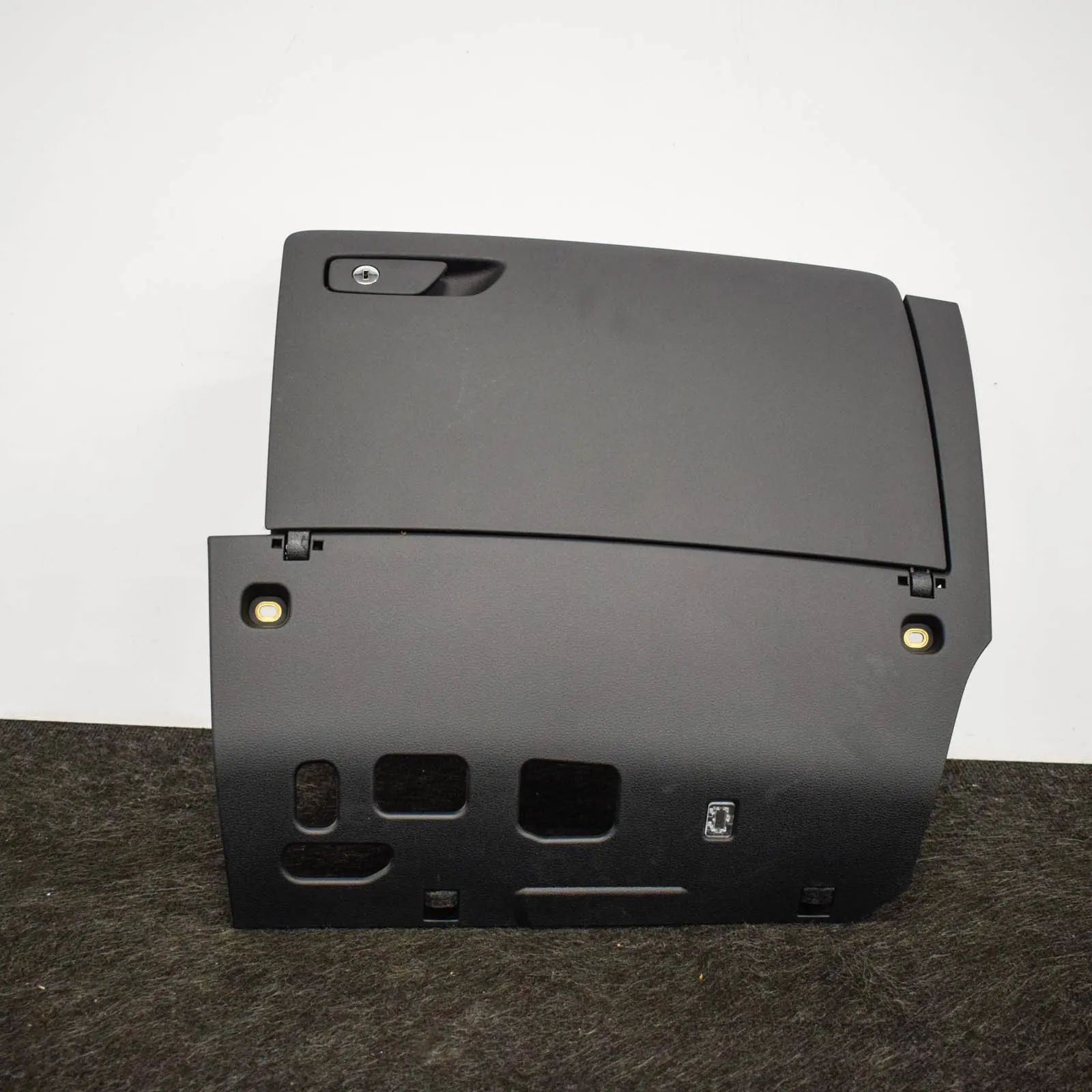 Audi A3 (8V) Glove Compartment Glove compartment — AUDI A3 (Cabrio 8V7, 8VE) (...