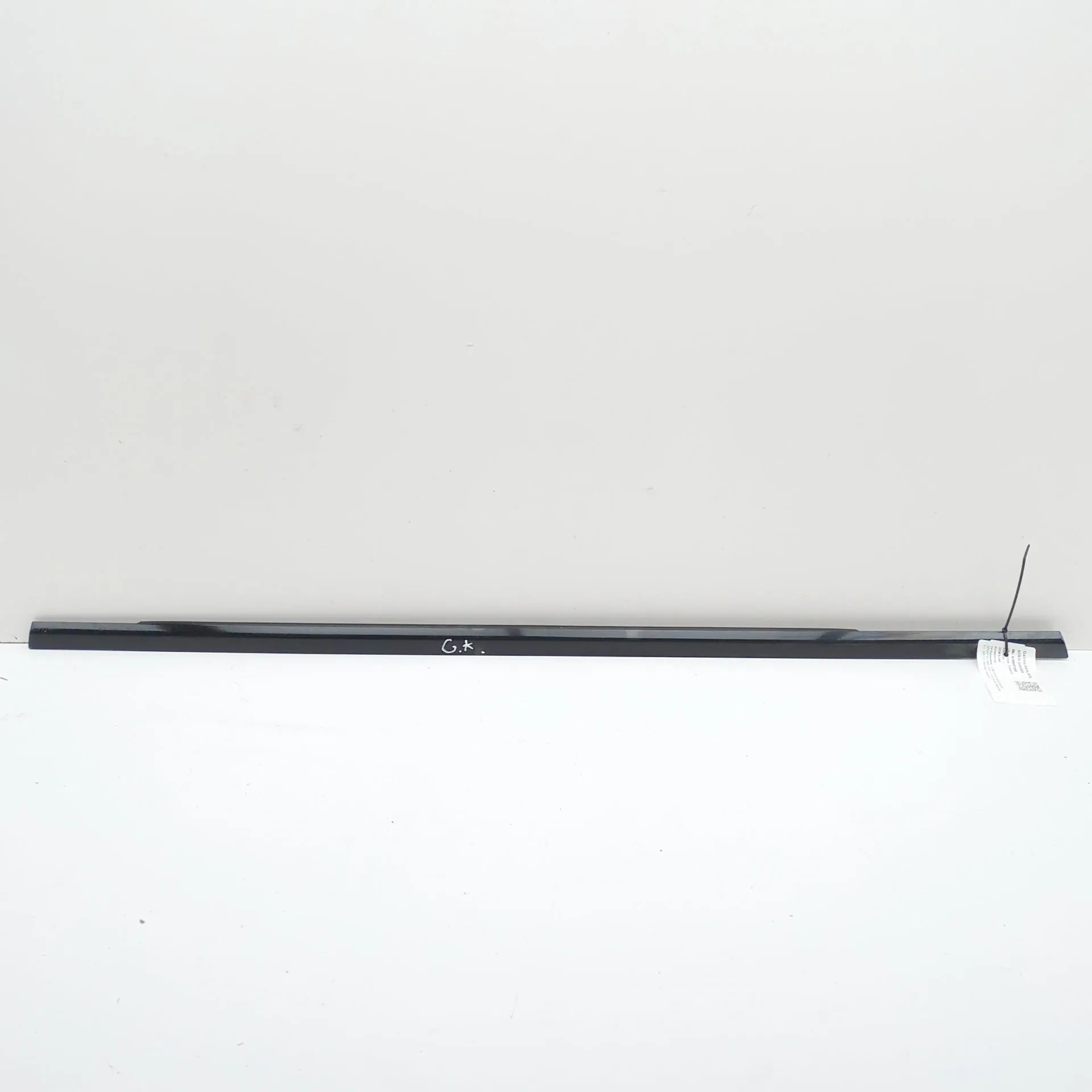 Land Rover Range Rover Sport (L494) Door window strip — rear left Door window strip — rear left — LAND ROVER RANG...
