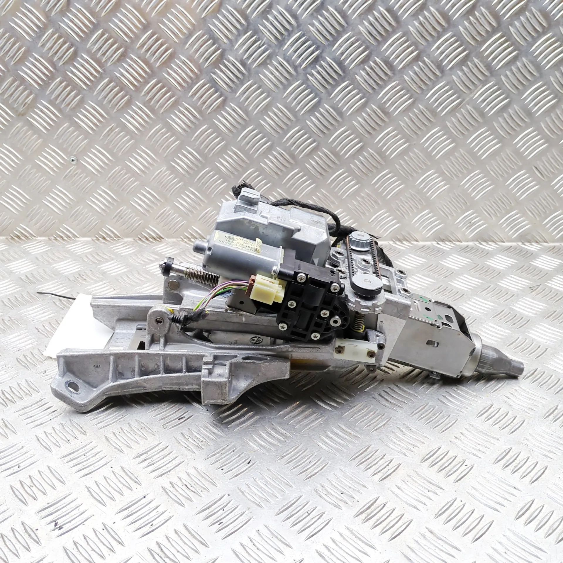 Land Rover Range Rover Sport (L494) Steering Column Mechanism Steering Column Mechanism — LAND ROVER RANGE RO...